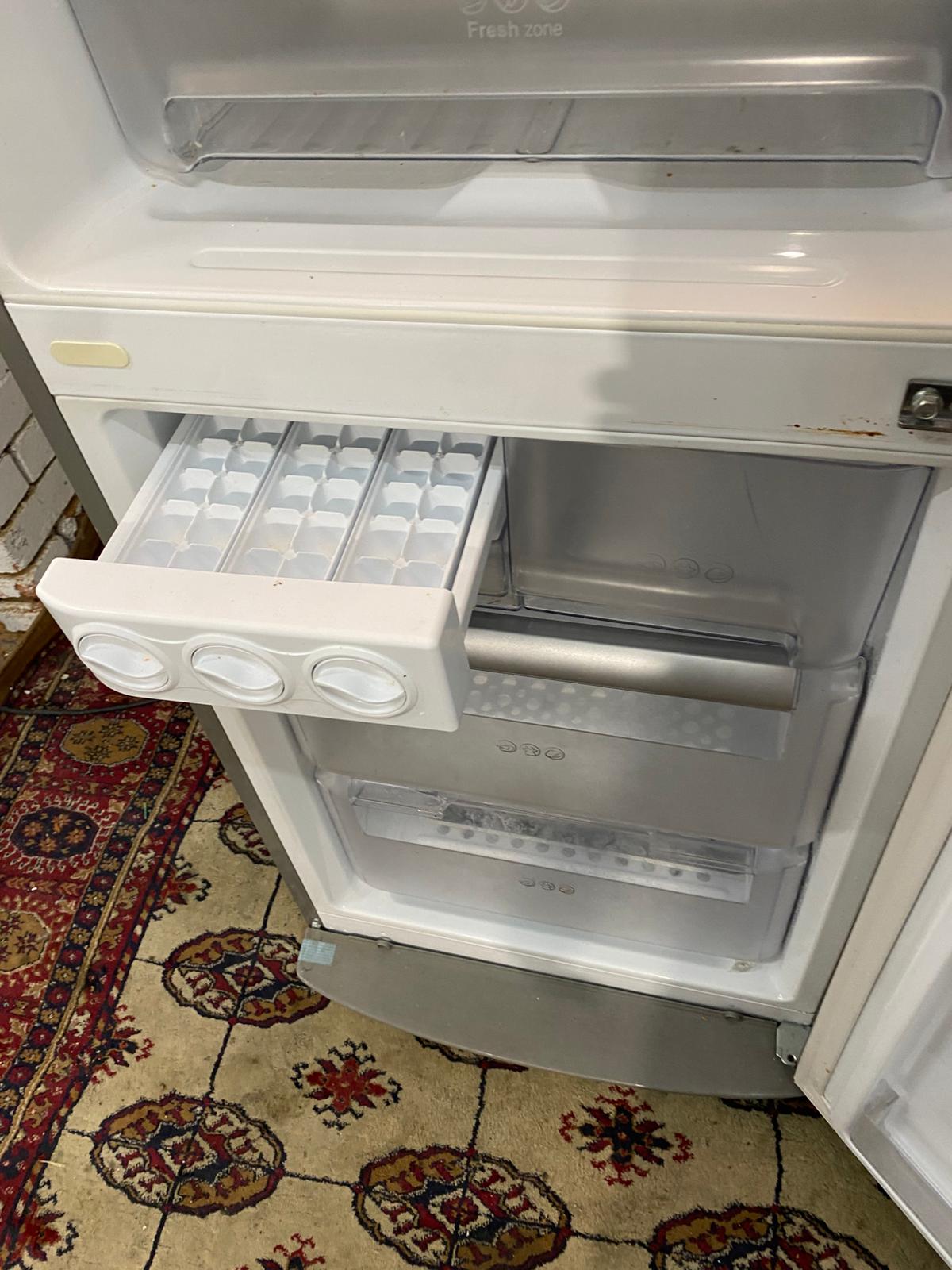 🚚Beautiful LGTall 2M Stainless Steel Fridge Freezer With Water Dispenser For Sale