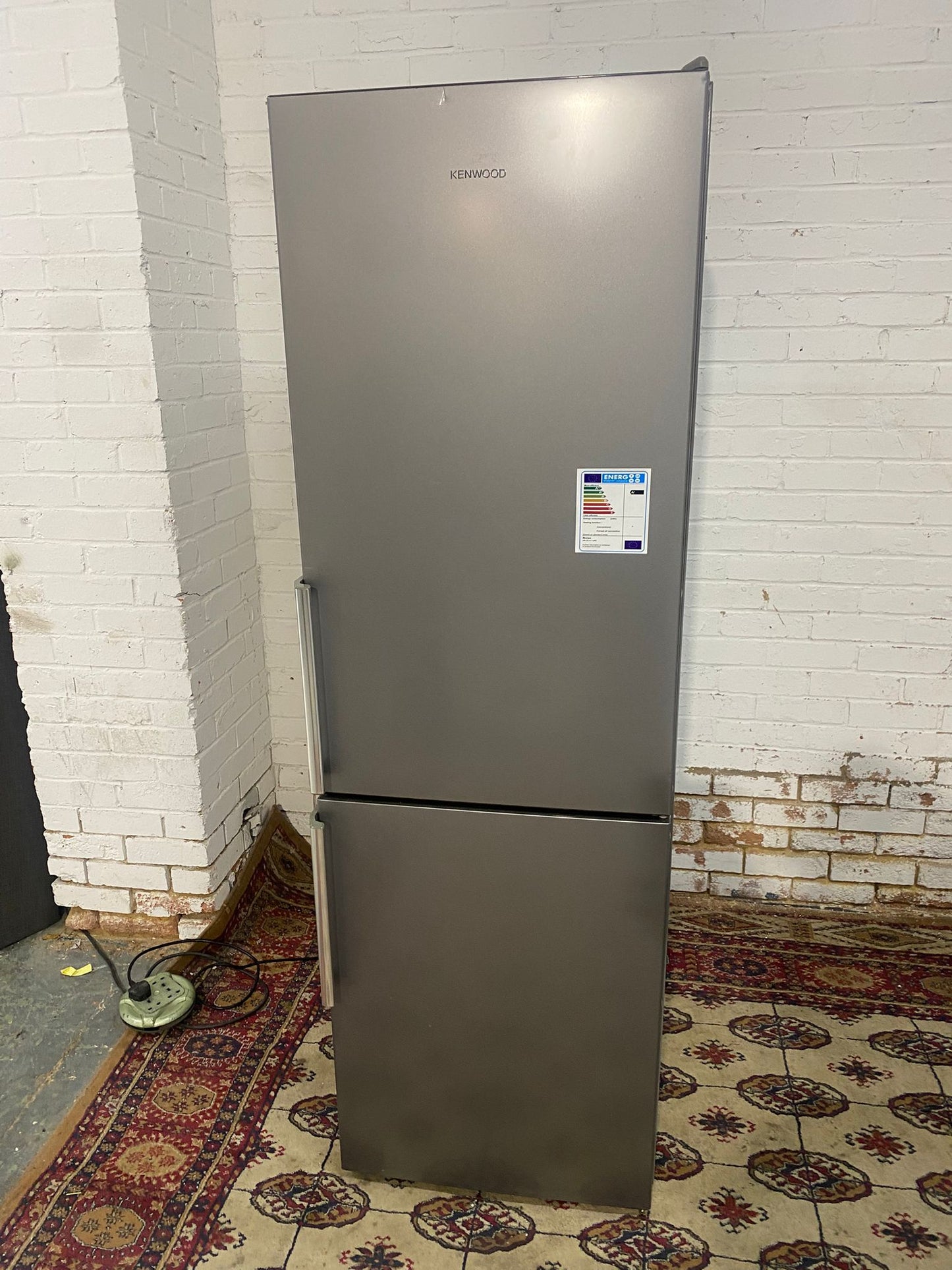 🚚Beautiful Tall Kenwood Grey Fridge Freezer For Sale