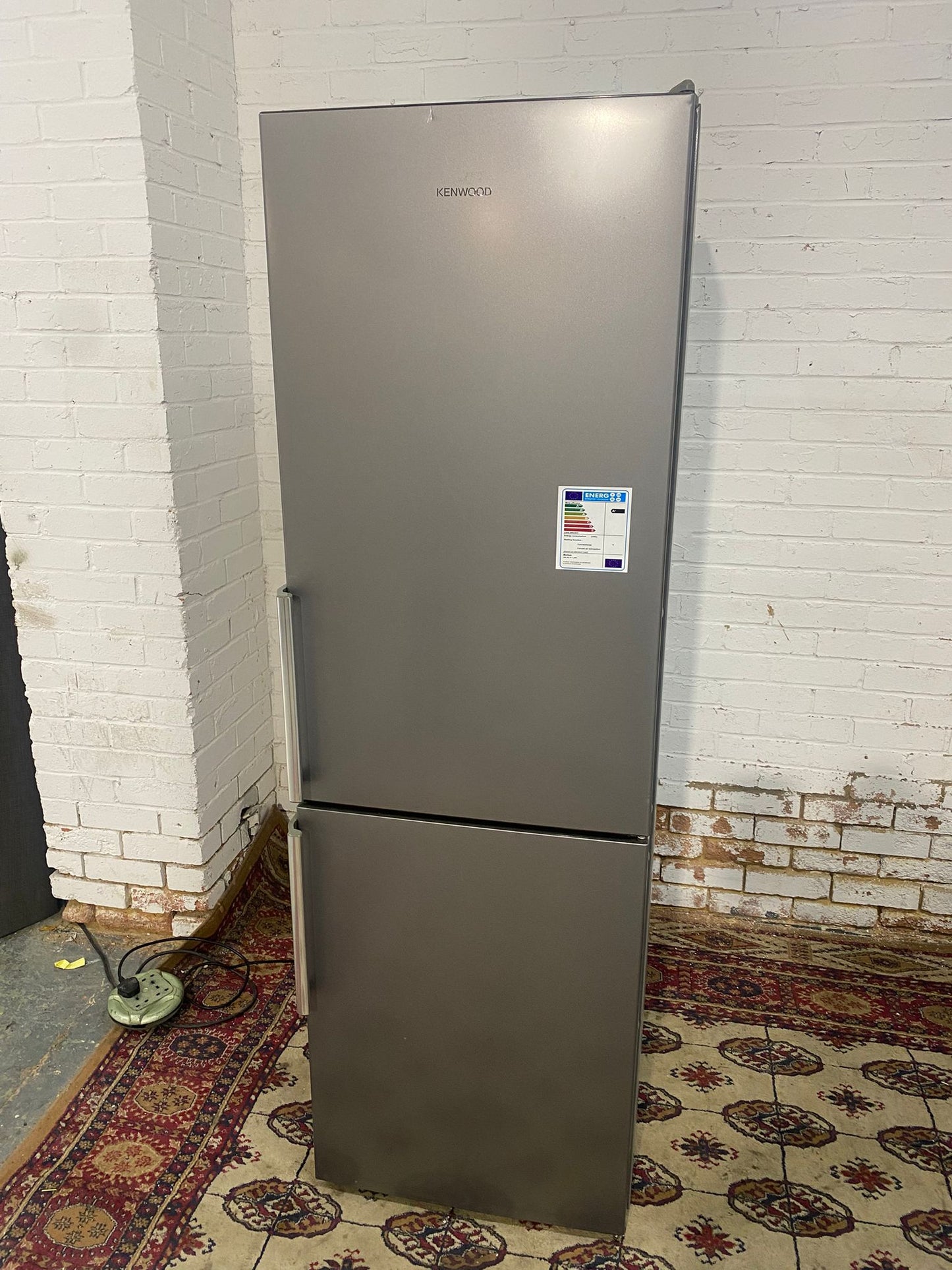 🚚Beautiful Tall Kenwood Grey Fridge Freezer For Sale