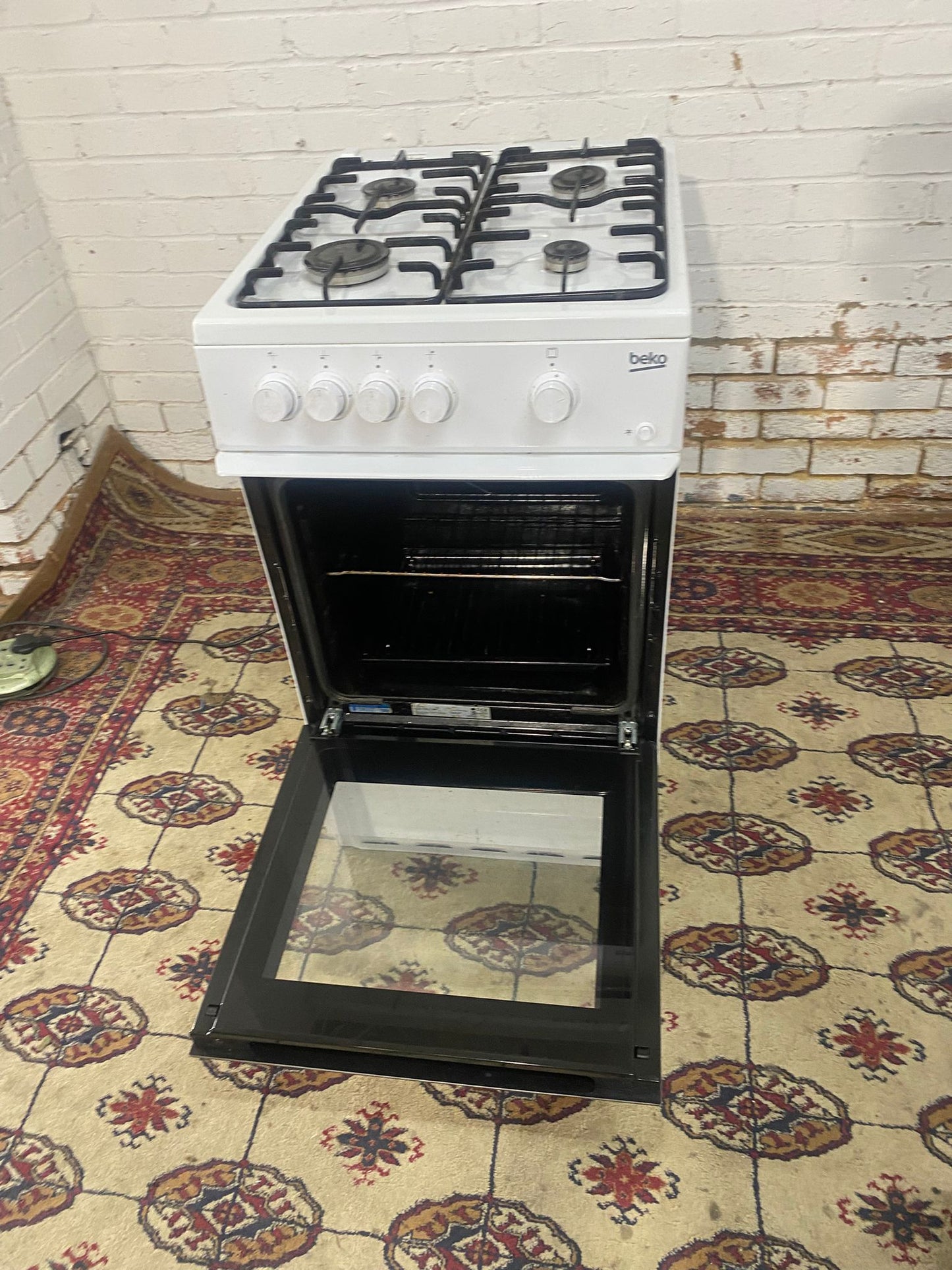 🚚Beautiful 50 CM White Gas Cooker With Large Oven For Sale