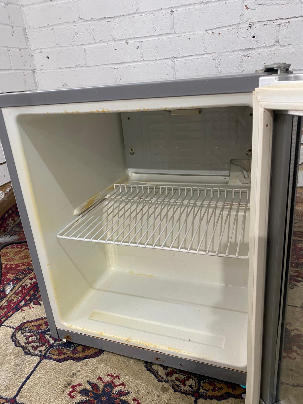 🚚Table Top Stella Drinks Fridge For Sale