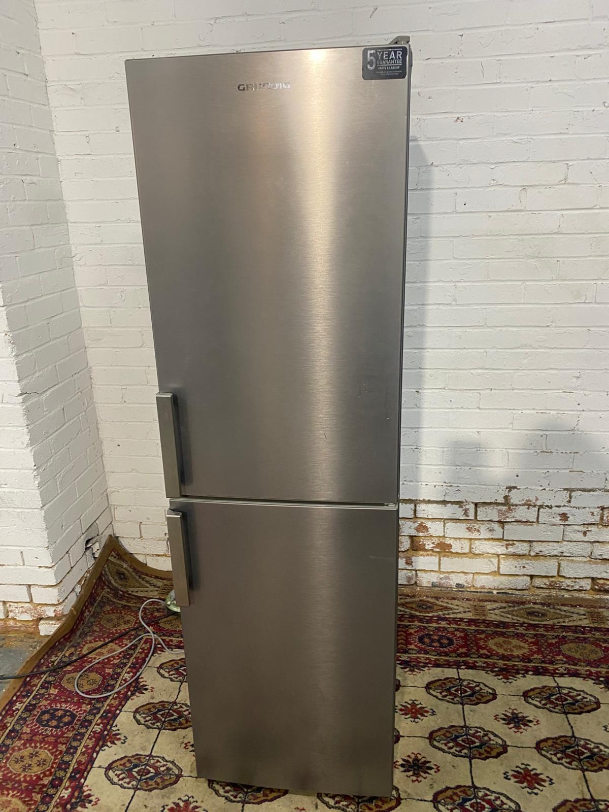 🚚180CM Tall Grundin Metallic Grey/Silver Frost Free 50/50 Fridge Freezer For Sale