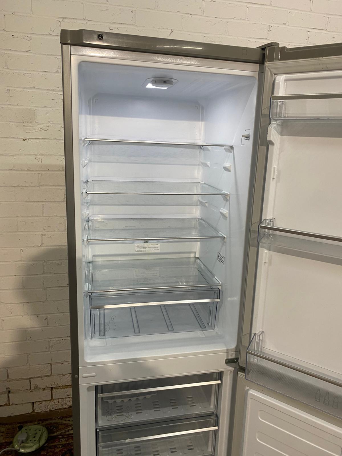 🚚180CM Tall Grundin Metallic Grey/Silver Frost Free 50/50 Fridge Freezer For Sale