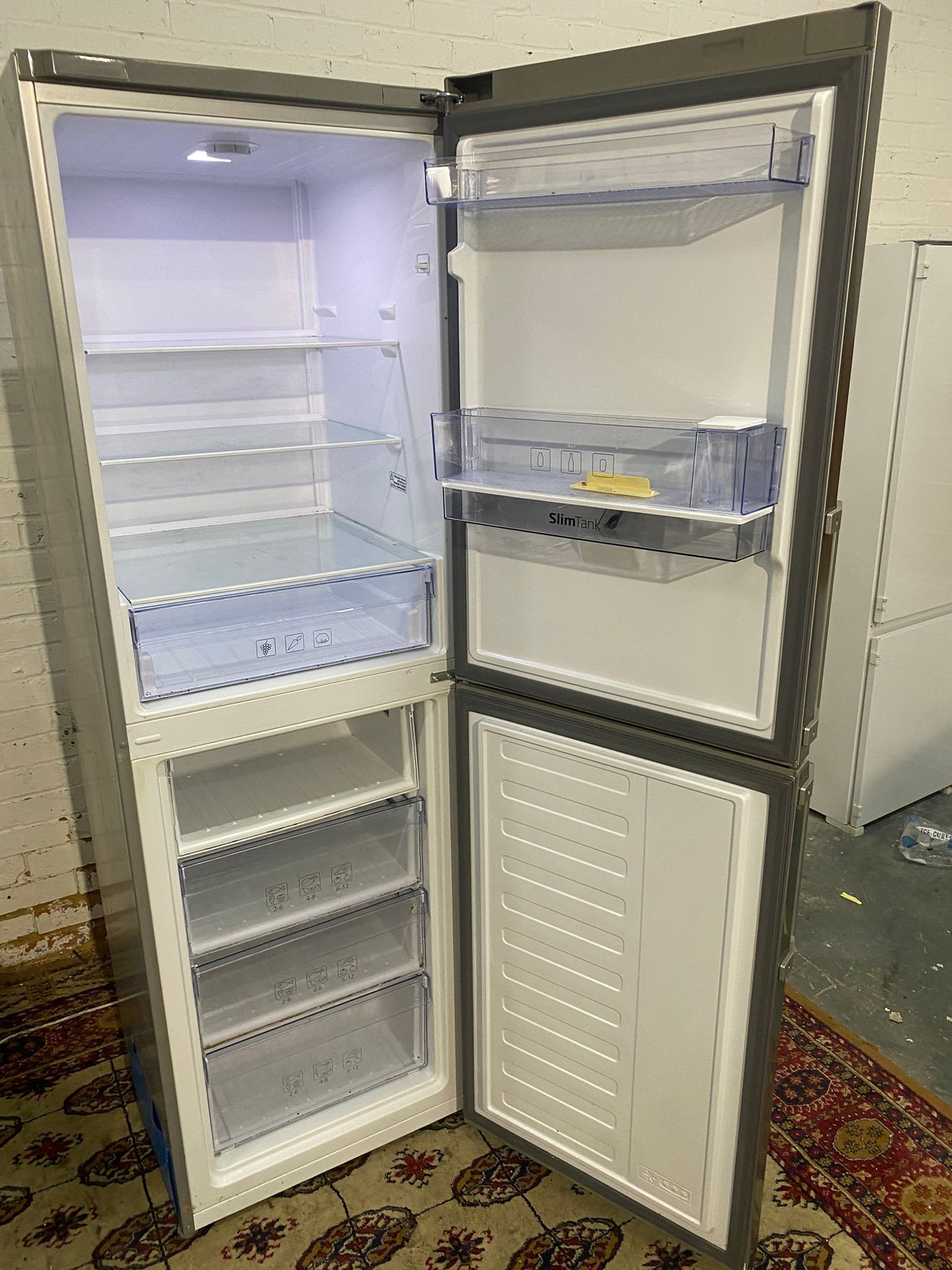 🚚Tall Beko Stainless Steel Fridge Freezer With Water Dispenser Frost Free Fridge Freezer For Sale