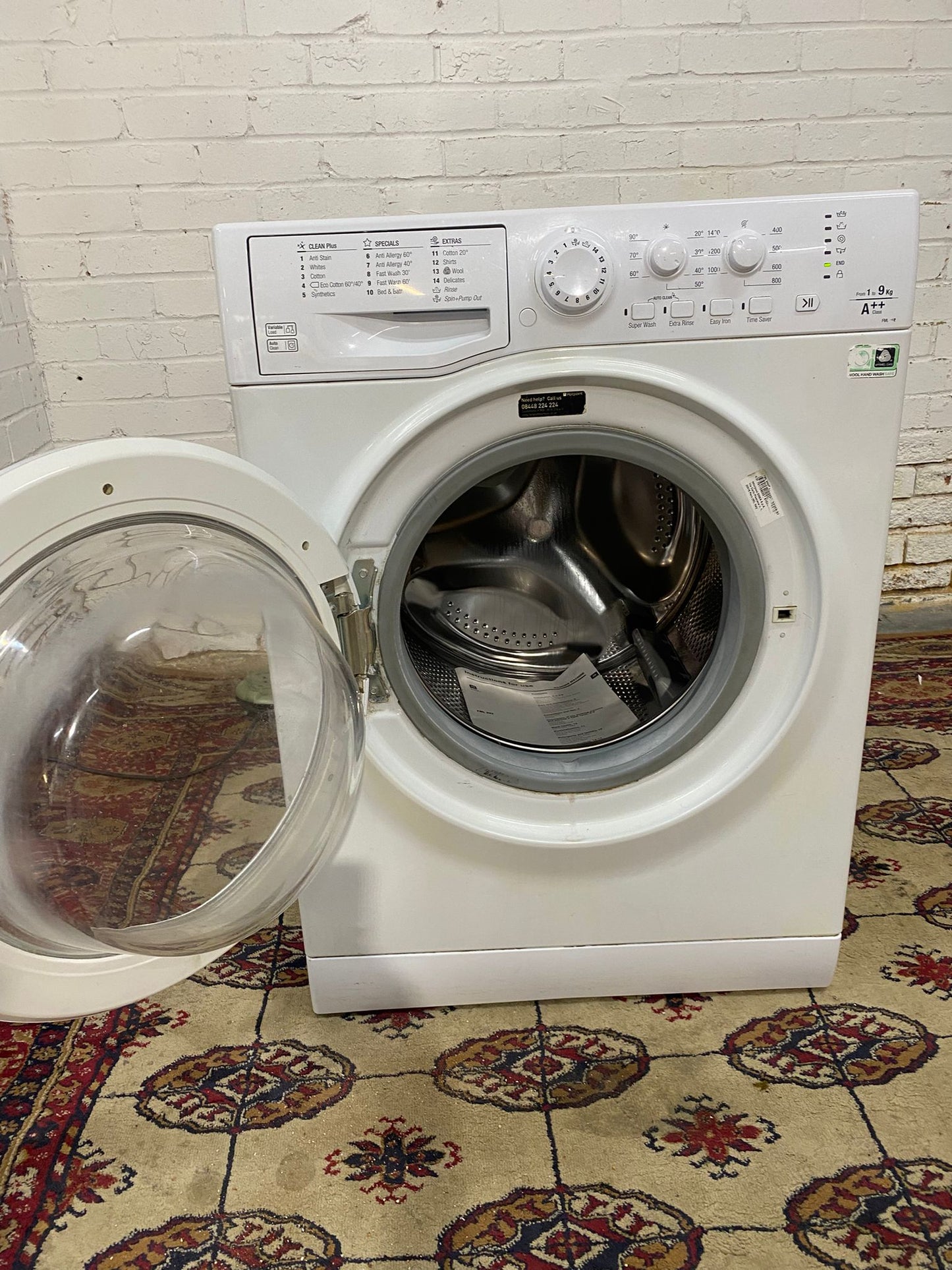 FREE DELIVERY Beautiful 9Kg HotPoint Large Drum In White Washing Machine For Sale