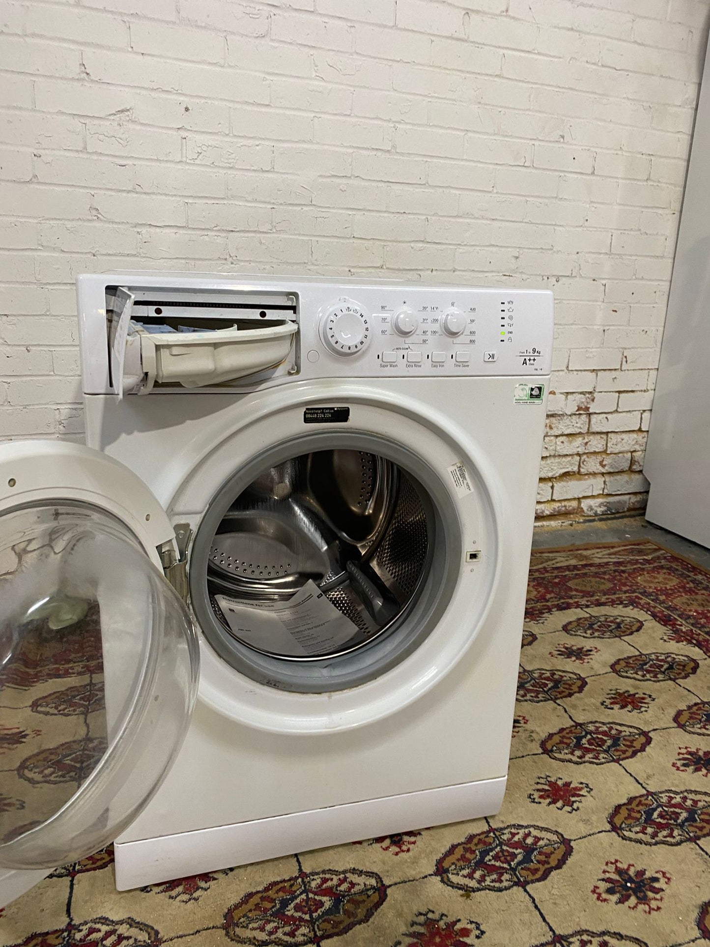 FREE DELIVERY Beautiful 9Kg HotPoint Large Drum In White Washing Machine For Sale