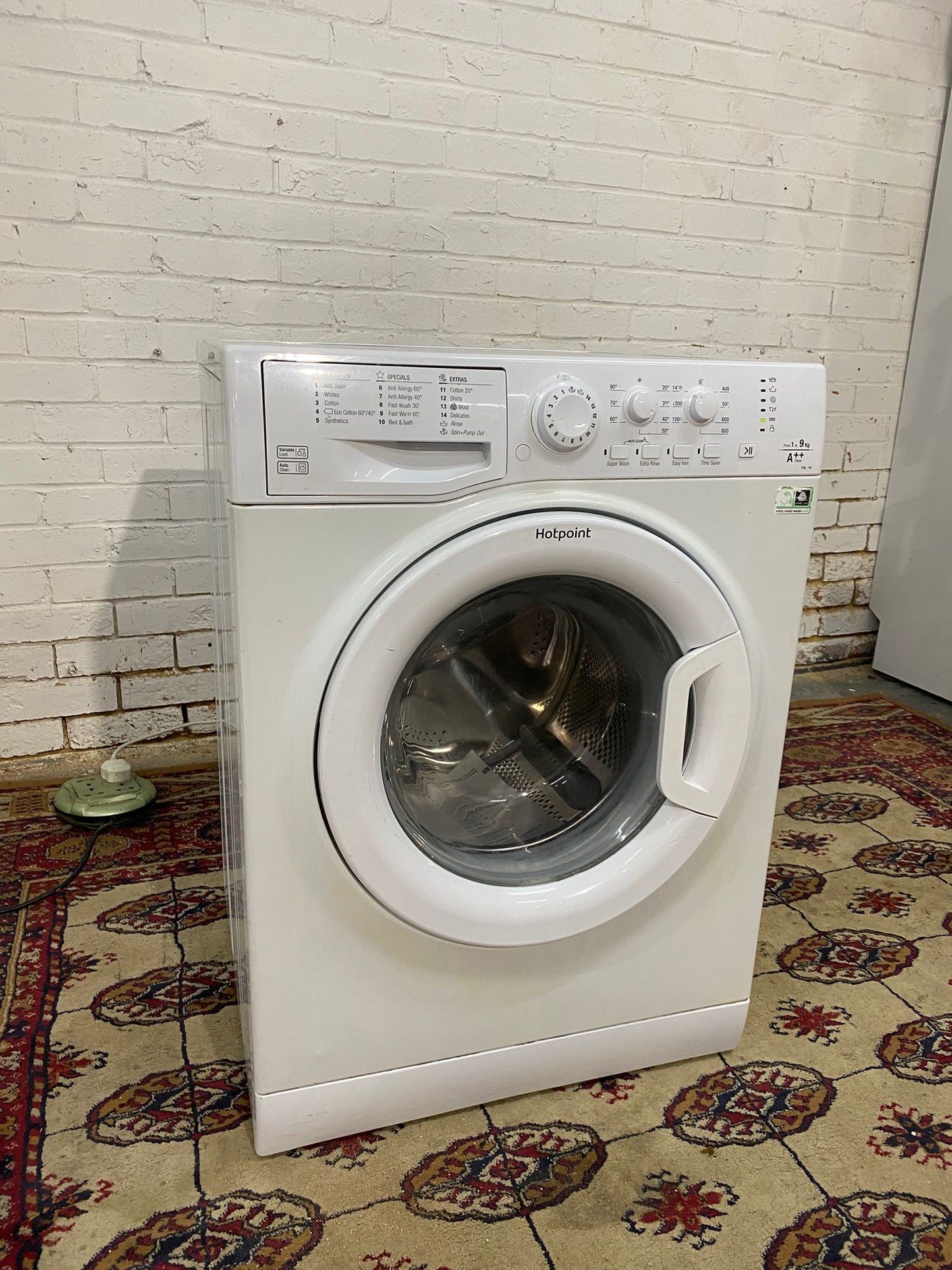 FREE DELIVERY Beautiful 9Kg HotPoint Large Drum In White Washing Machine For Sale