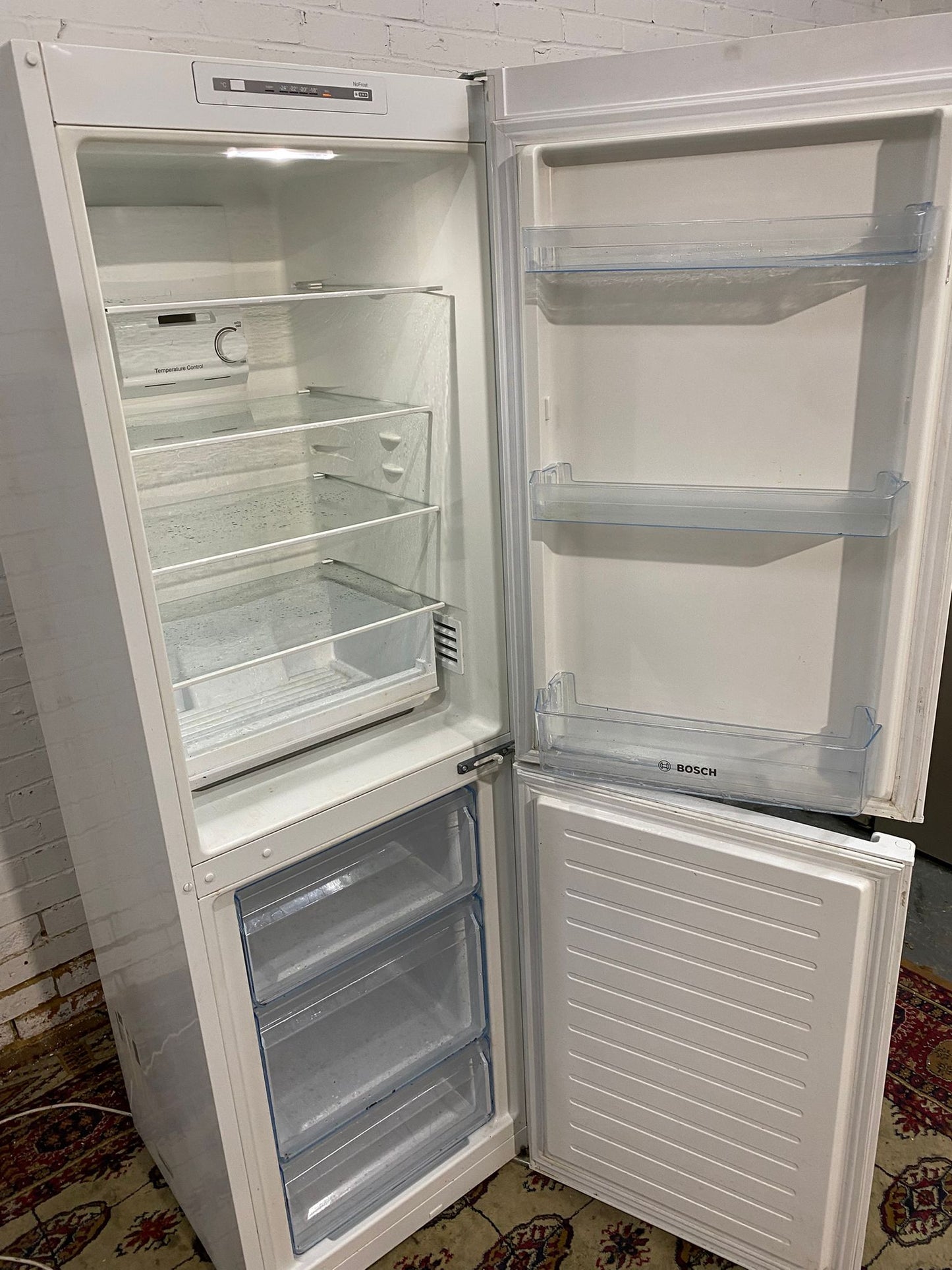🚚Bosch 185 CM Tall  Fridge Freezer Frost Free For Sale