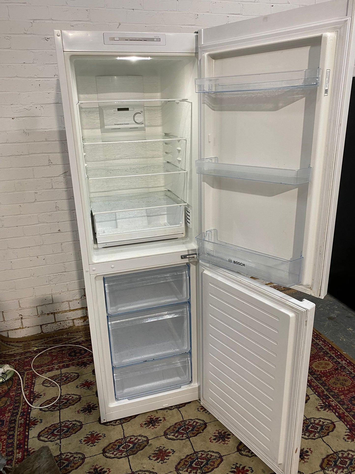 🚚Bosch 185 CM Tall  Fridge Freezer Frost Free For Sale