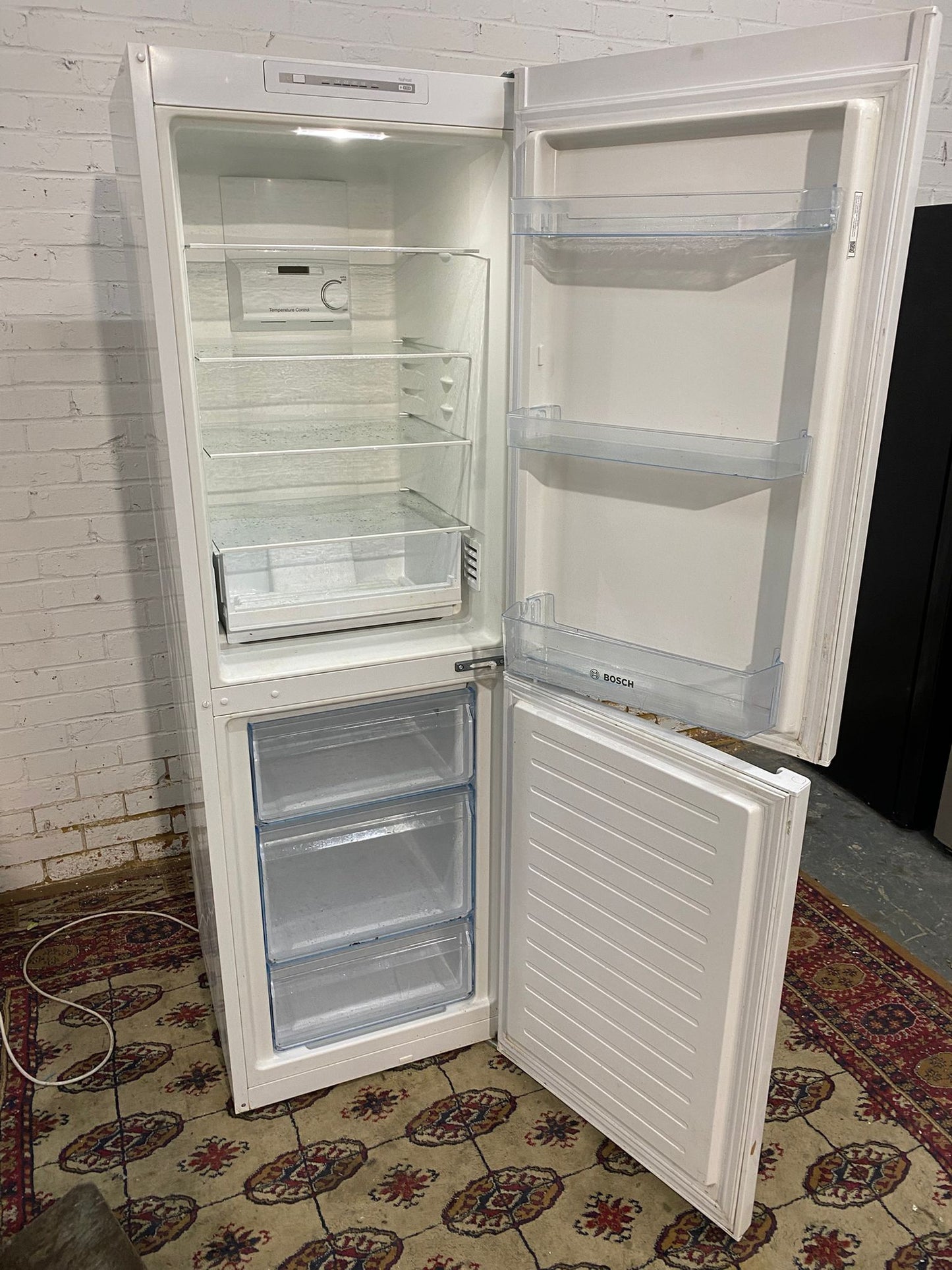 🚚Bosch 185 CM Tall  Fridge Freezer Frost Free For Sale