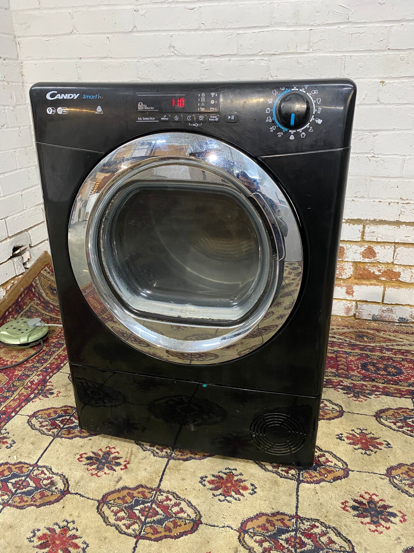 Beautiful Candy Black 9KG Glass Door Condenser Dryer With HeatPump For Sale