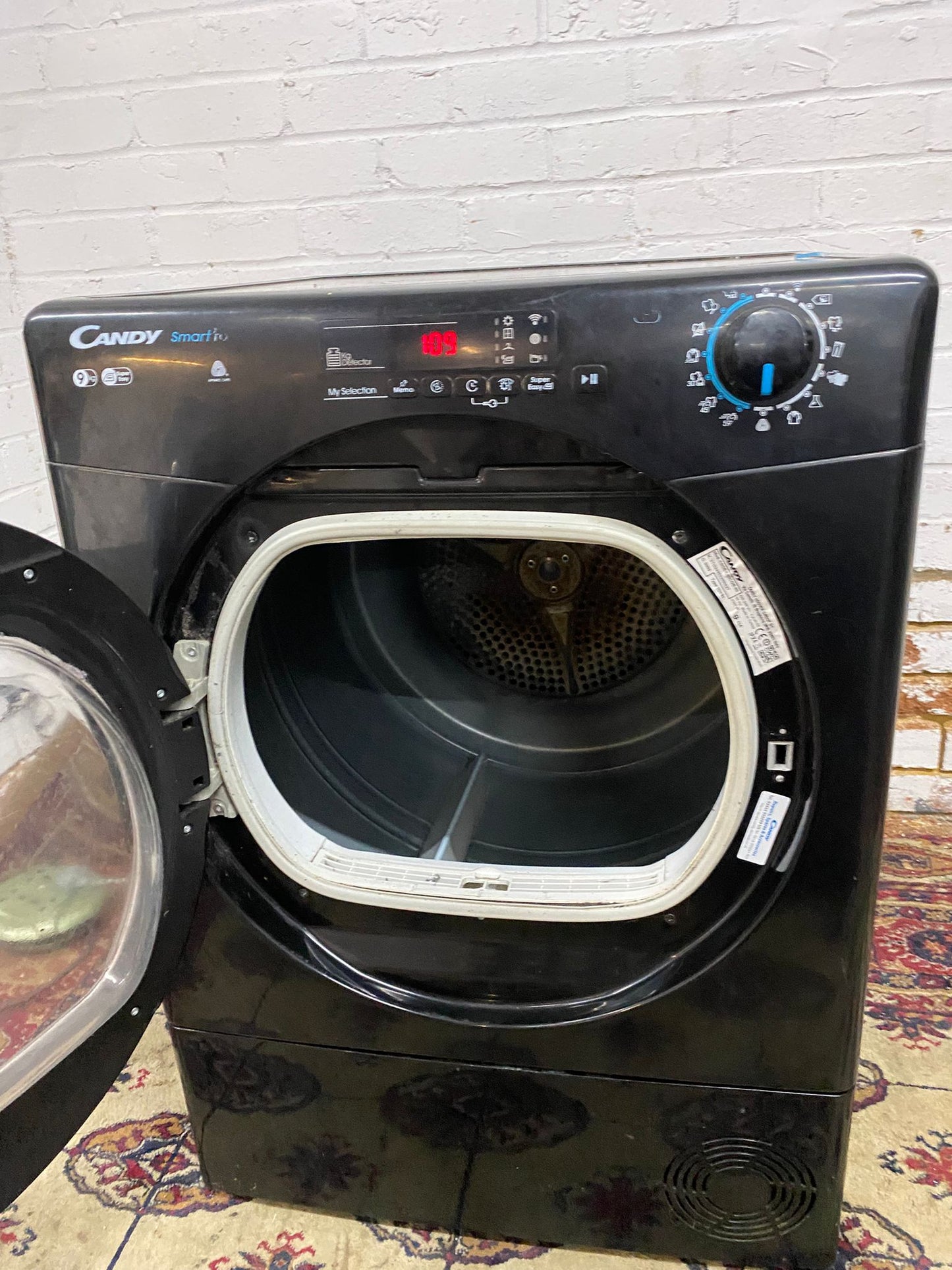 Beautiful Candy Black 9KG Glass Door Condenser Dryer With HeatPump For Sale