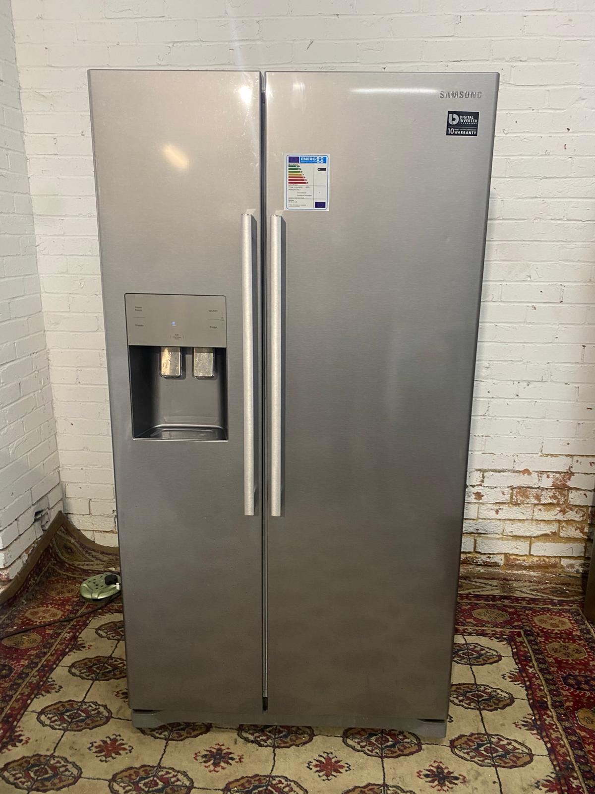 🚚Samsung Double Door 90CM Wide Frost Free Plumb In American Fridge Freezer For Sale