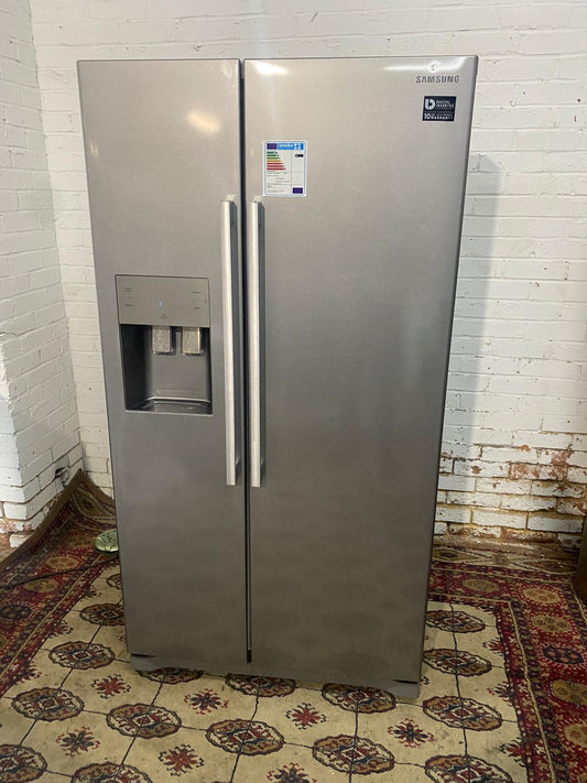 🚚Samsung Double Door 90CM Wide Frost Free Plumb In American Fridge Freezer For Sale