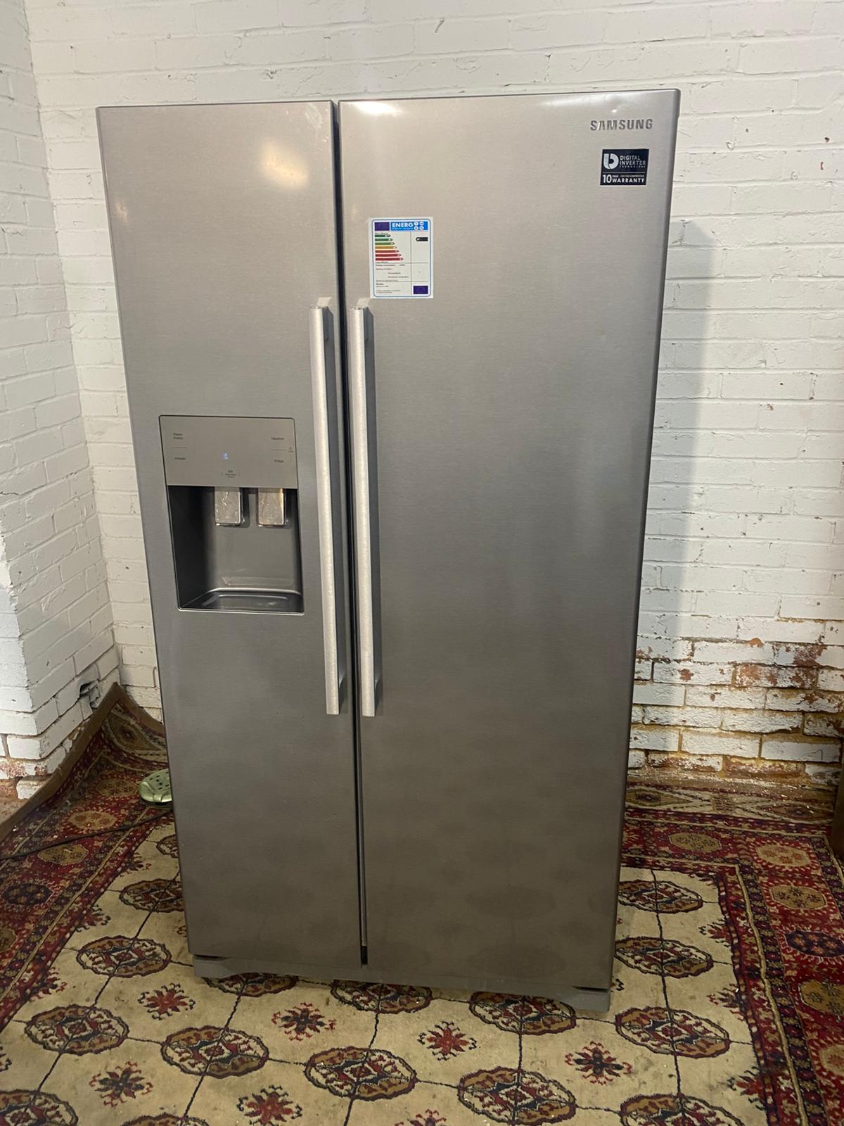 🚚Samsung Double Door 90CM Wide Frost Free Plumb In American Fridge Freezer For Sale