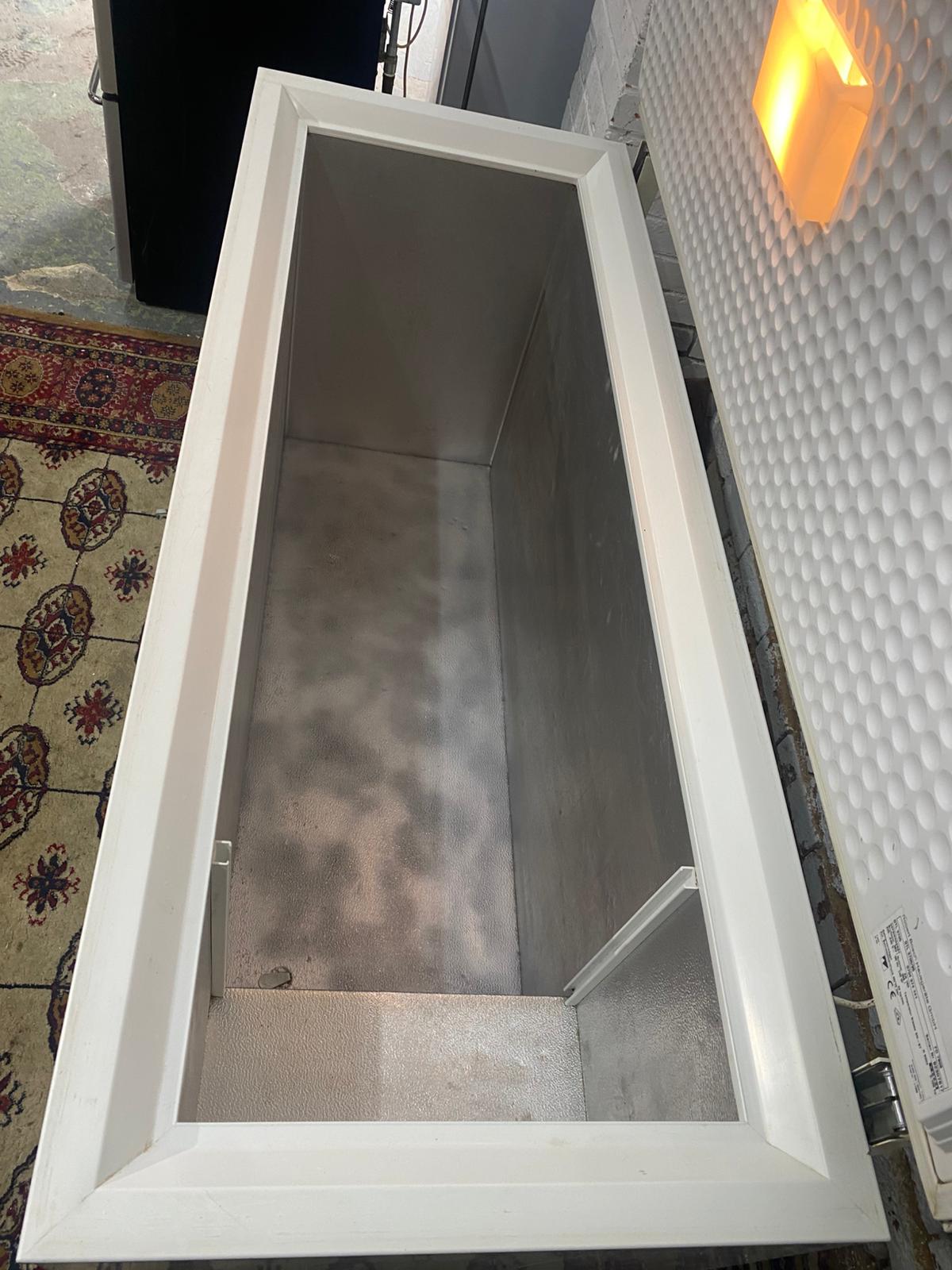 🚚Bosch 400L Chest Freezer For Sale Abit Whistle But Works Great Video Available for sale