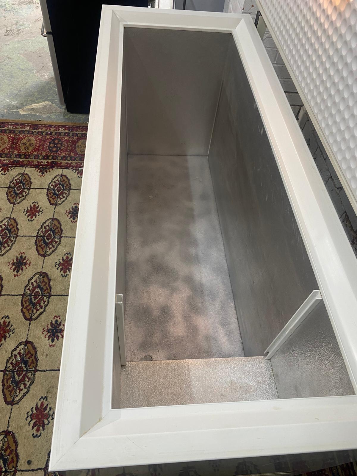 🚚Bosch 400L Chest Freezer For Sale Abit Whistle But Works Great Video Available for sale