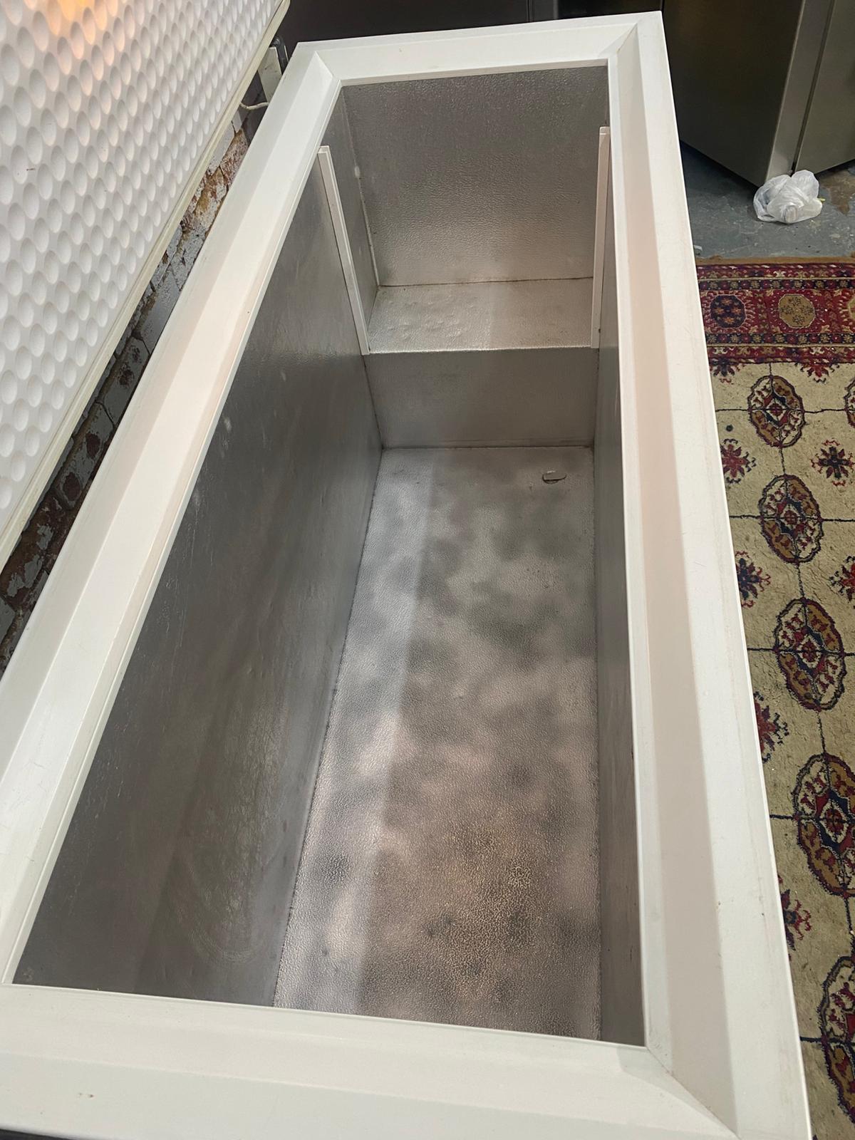 🚚Bosch 400L Chest Freezer For Sale Abit Whistle But Works Great Video Available for sale