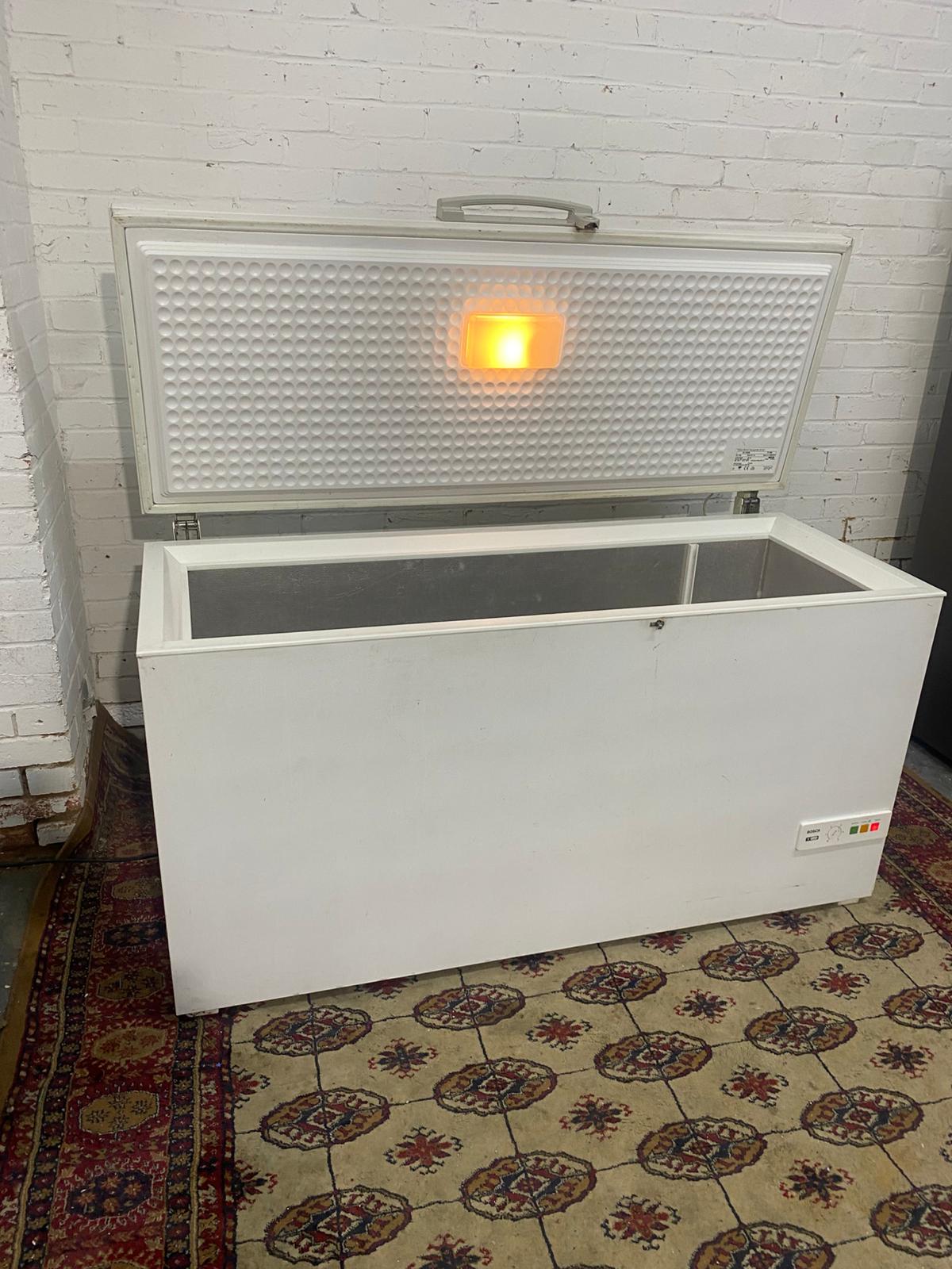 🚚Bosch 400L Chest Freezer For Sale Abit Whistle But Works Great Video Available for sale