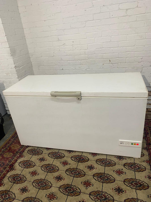 🚚Bosch 400L Chest Freezer For Sale Abit Whistle But Works Great Video Available for sale