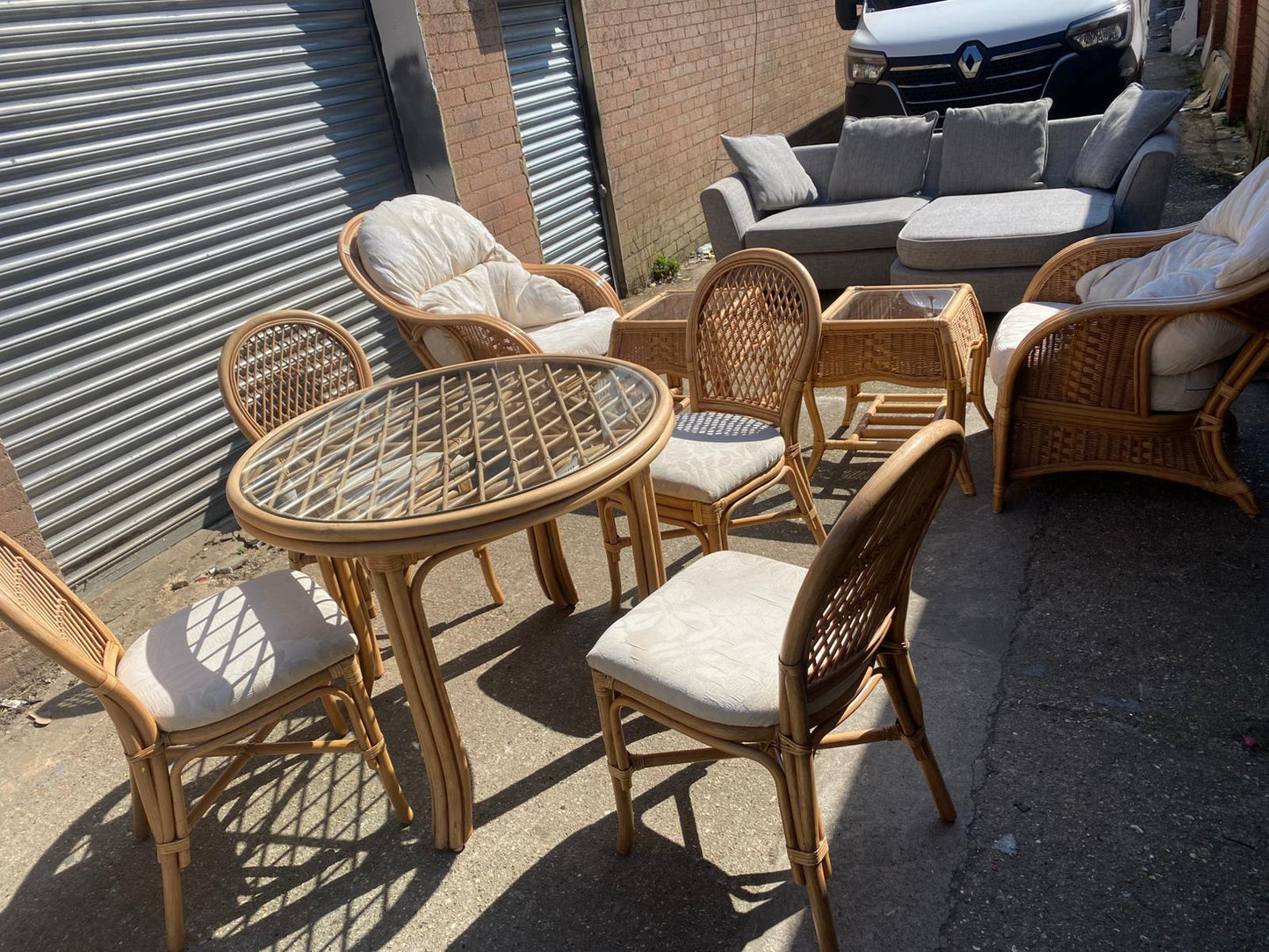Beautiful Branded Conservatory 6 Seater With 3Table For Sale