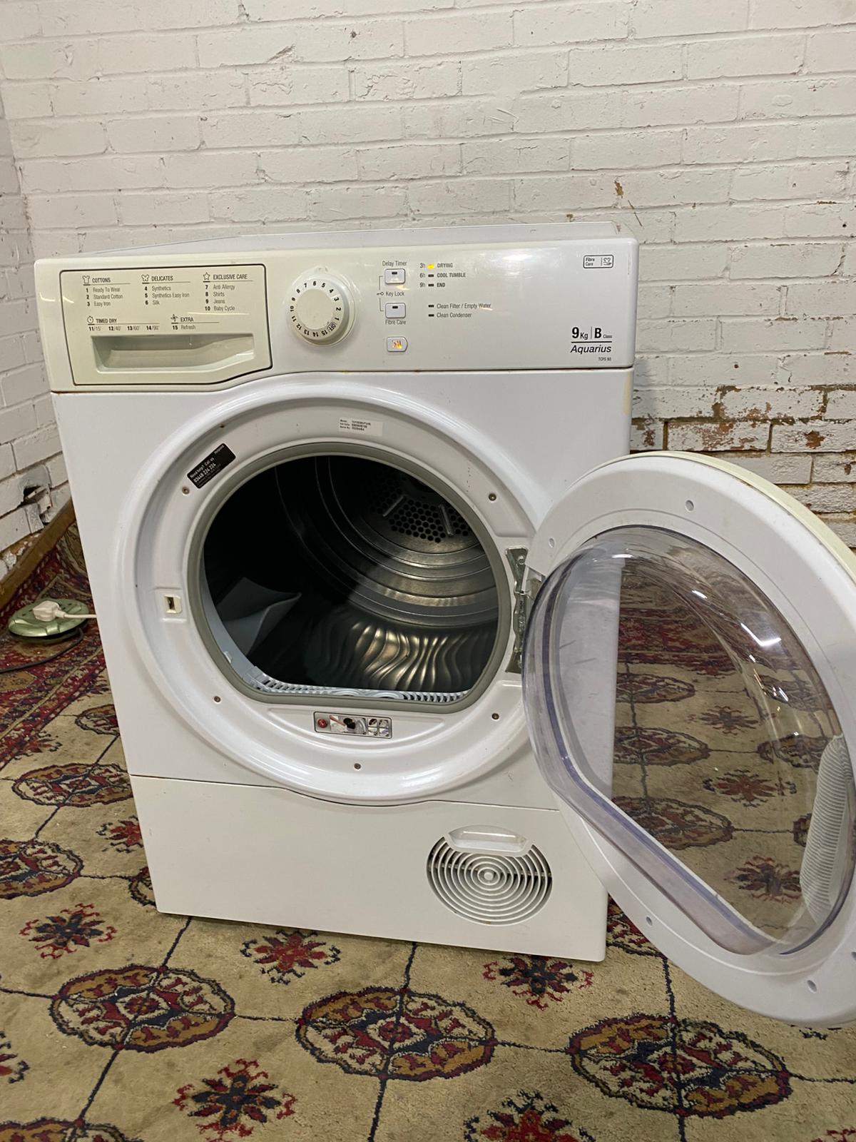 🚐🚐Beautiful HotPoint 9KG Glass Door Condenser Dryer For Sale