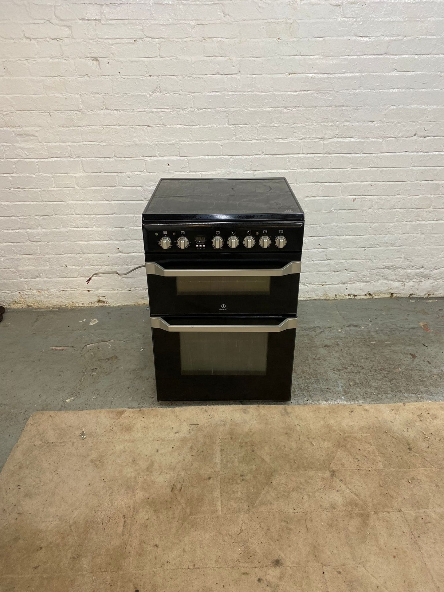 Beautiful Indesit Black 60CM Ceramic Electric Cooker With Oven/Grill For Sale