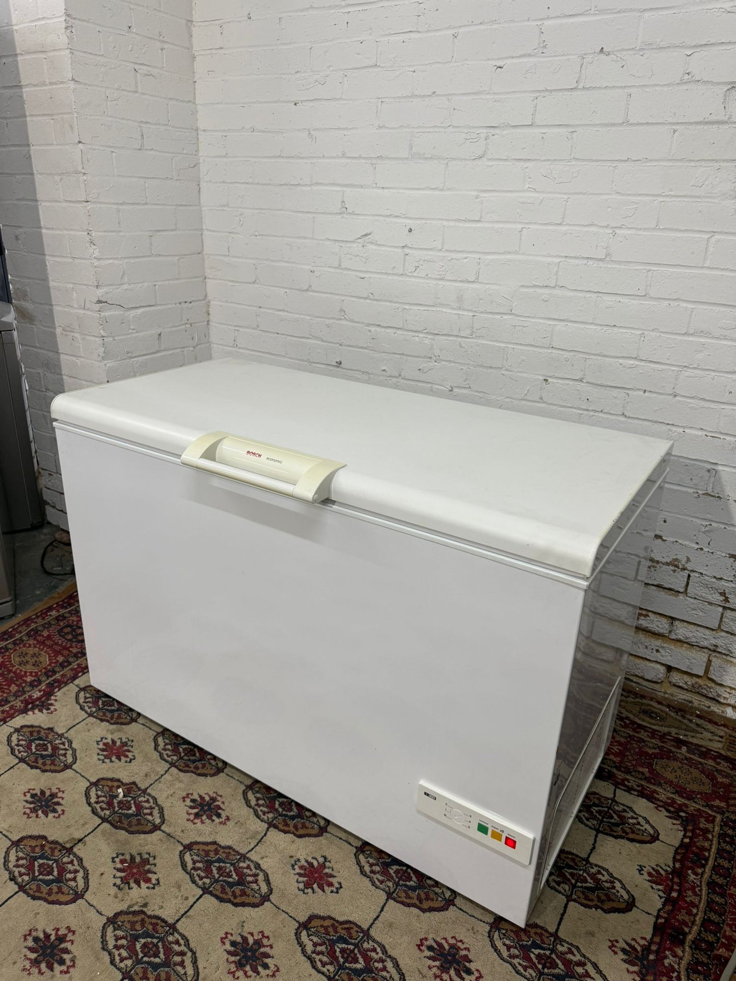 Bosch Chest Freezer with Frost-Free Technology Excellent Condition