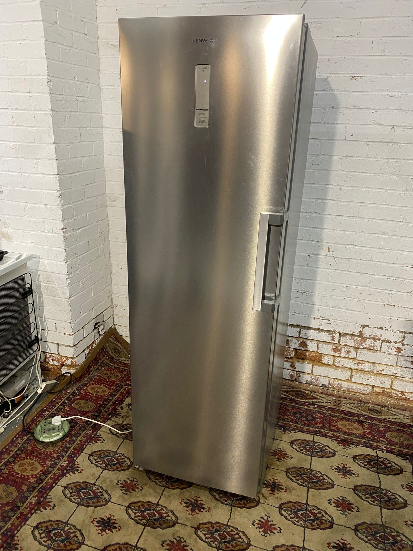 🚐🚐Beautiful Kenwood Stainless Steel Standing Freezer For Sale