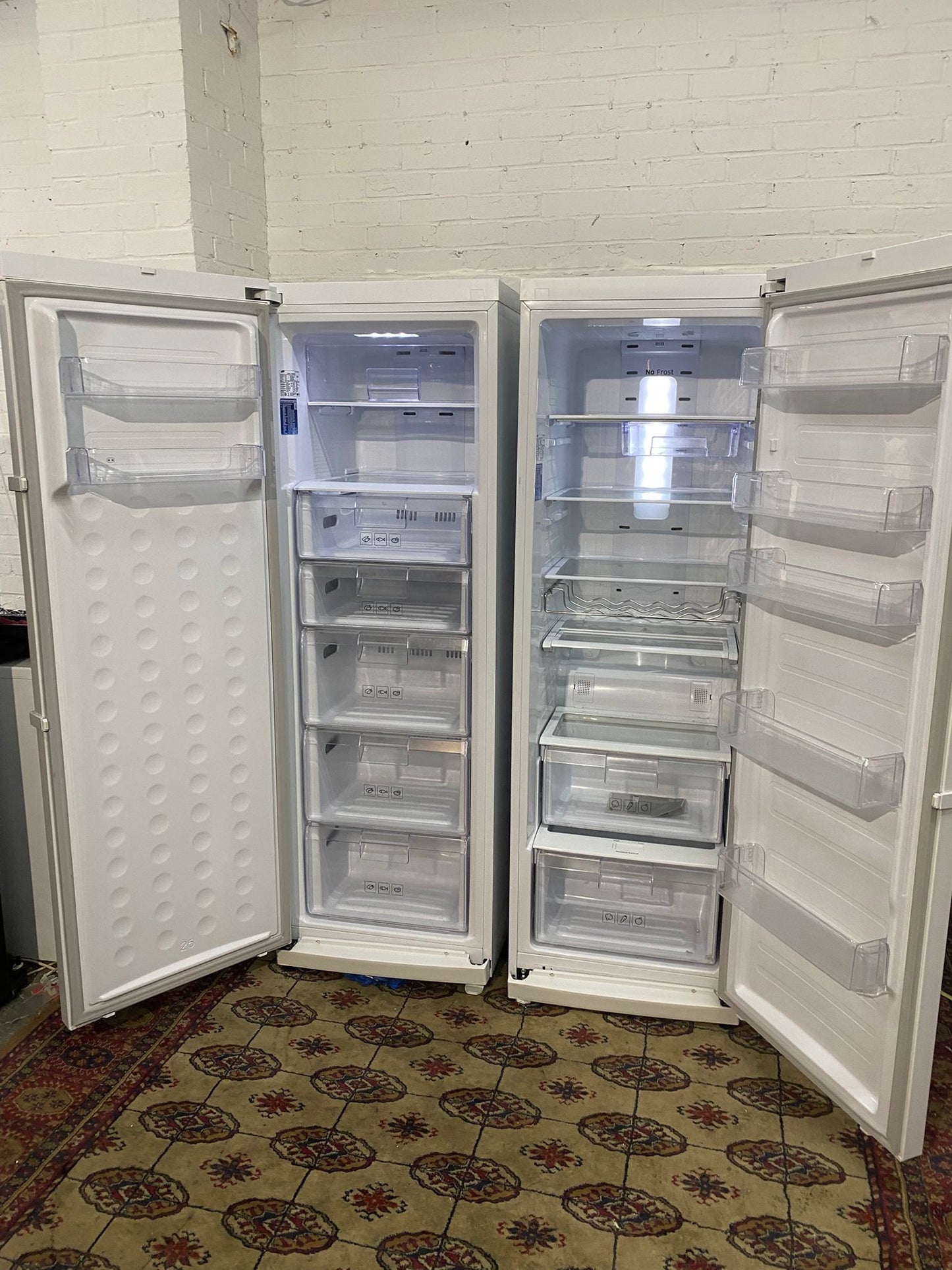 🚚Beautiful TopBrand Samsung Standing Fridge Freezer Pair For Sale