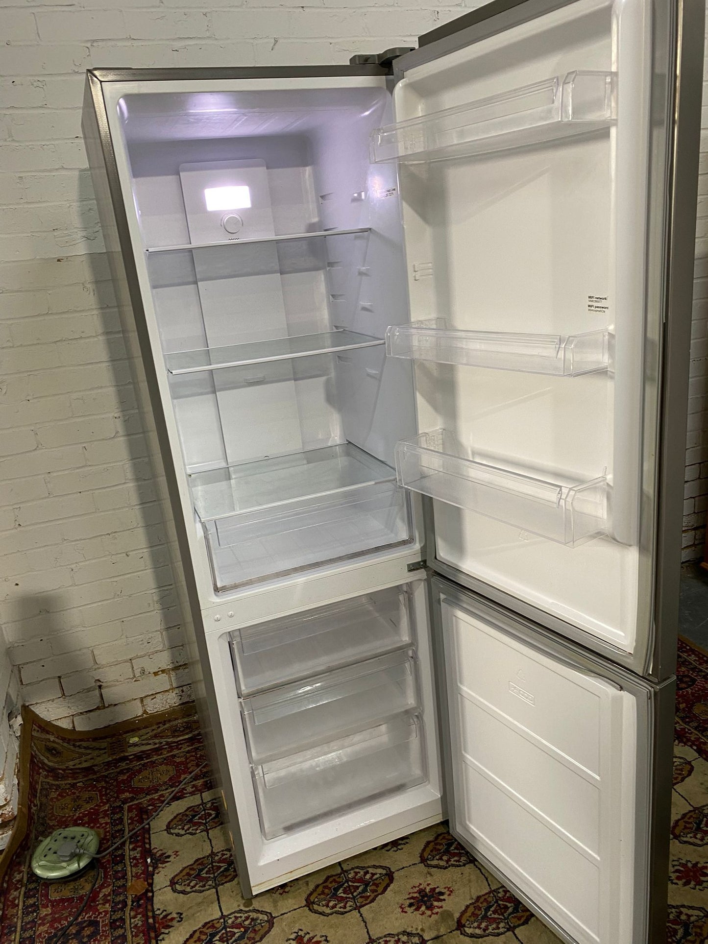 🚚Tall Bush Metallic Grey/Silver Frost Free Fridge Freezer For Sale