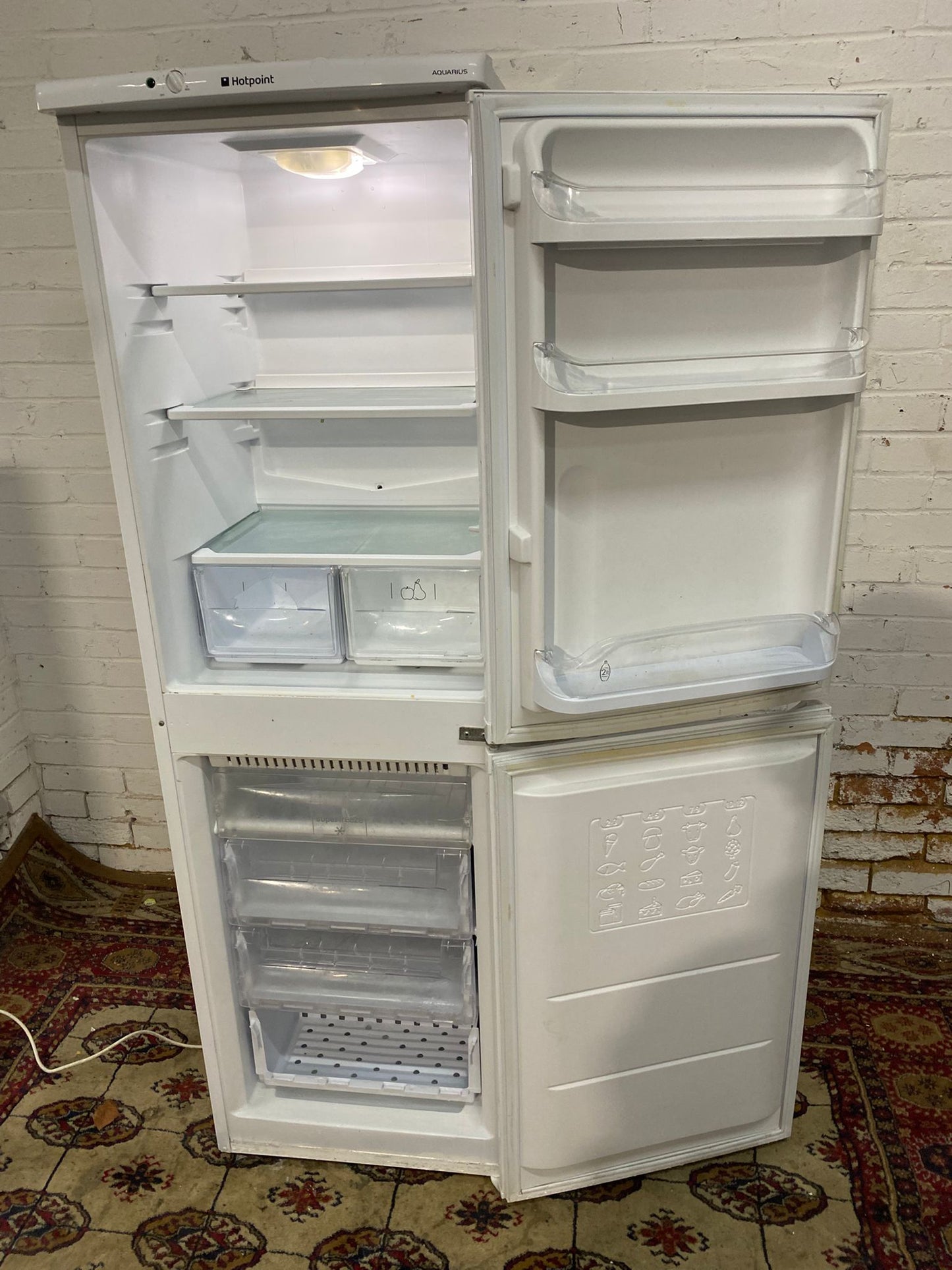 🚚HotPoint Fridge Freezer For Sale