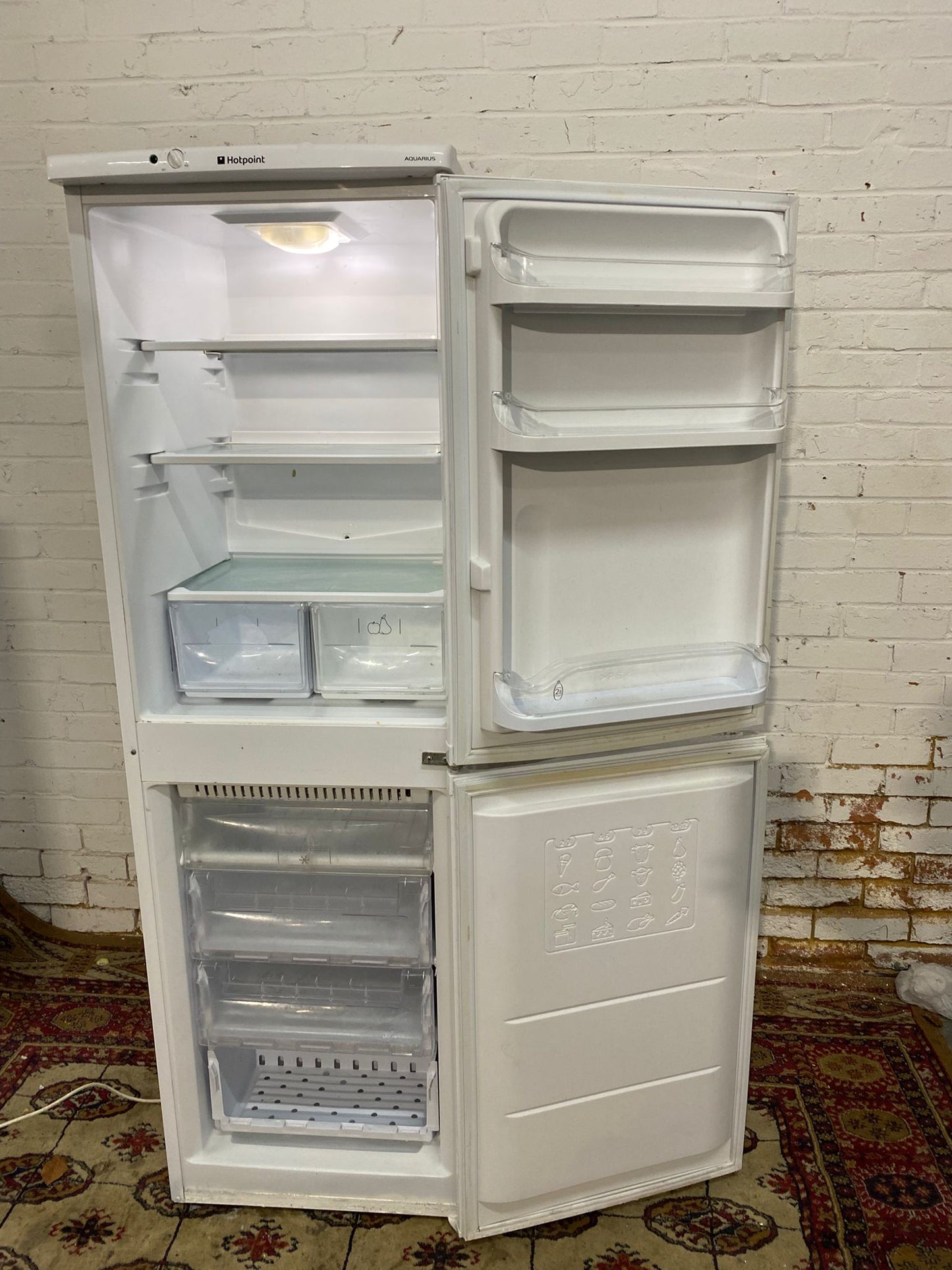 🚚HotPoint Fridge Freezer For Sale