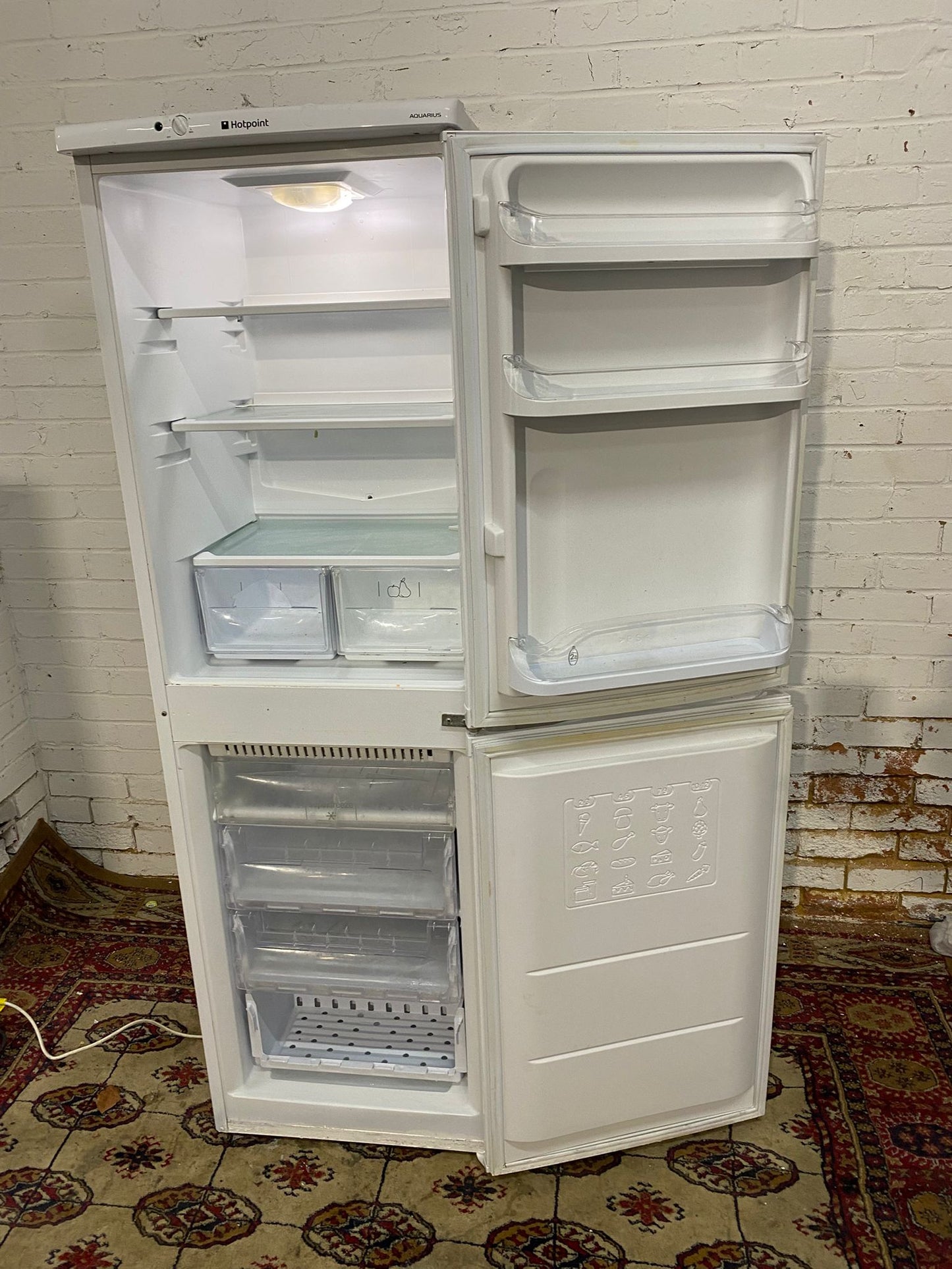 🚚HotPoint Fridge Freezer For Sale