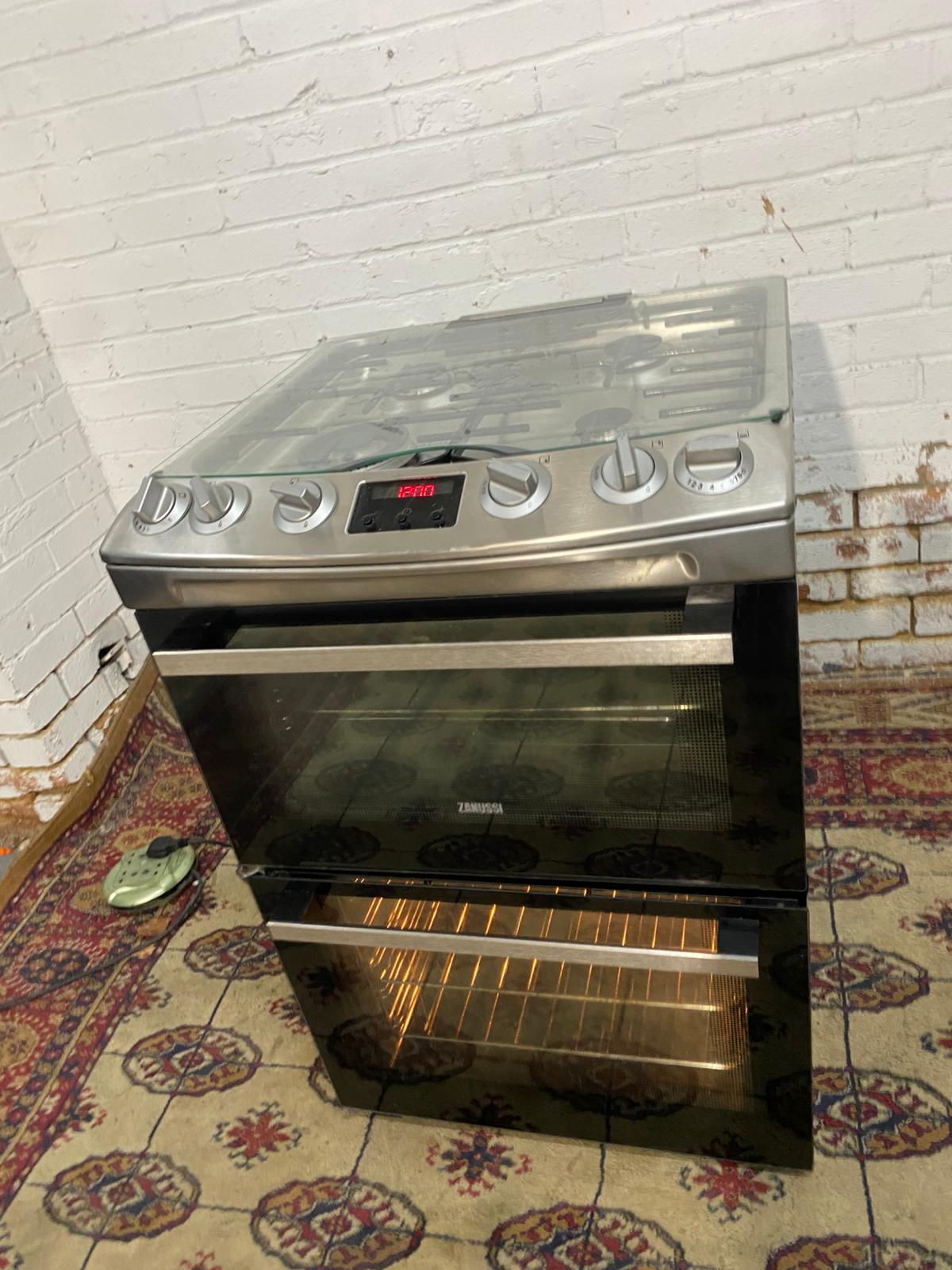 🚚Beautiful Zanussi 60CM Stainless Steel Gas Cooker With Oven/Grill For Sale