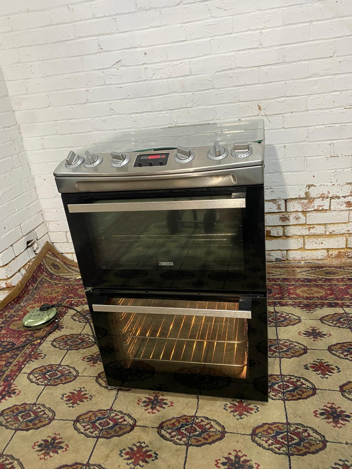 🚚Beautiful Zanussi 60CM Stainless Steel Gas Cooker With Oven/Grill For Sale