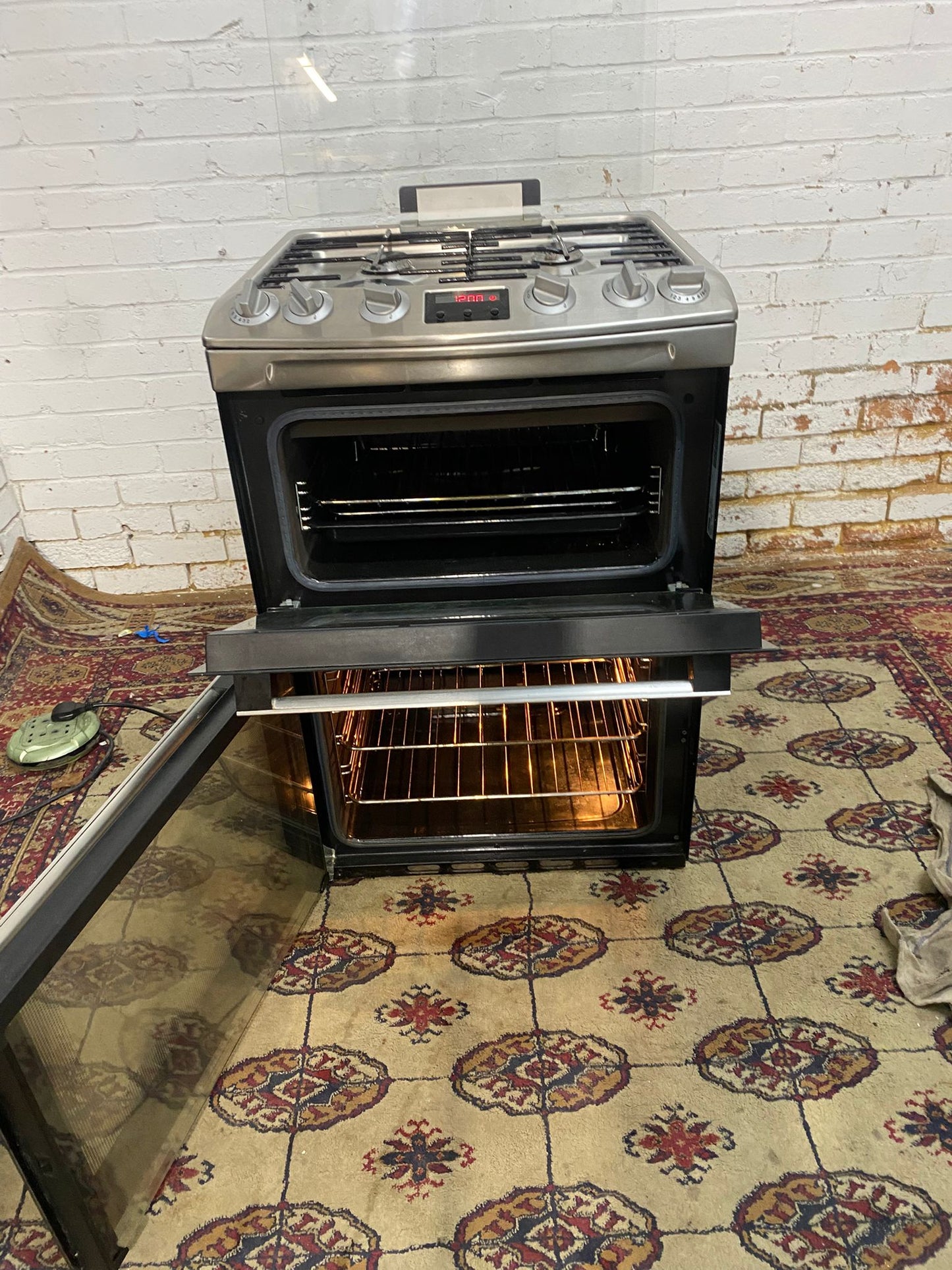 🚚Beautiful Zanussi 60CM Stainless Steel Gas Cooker With Oven/Grill For Sale