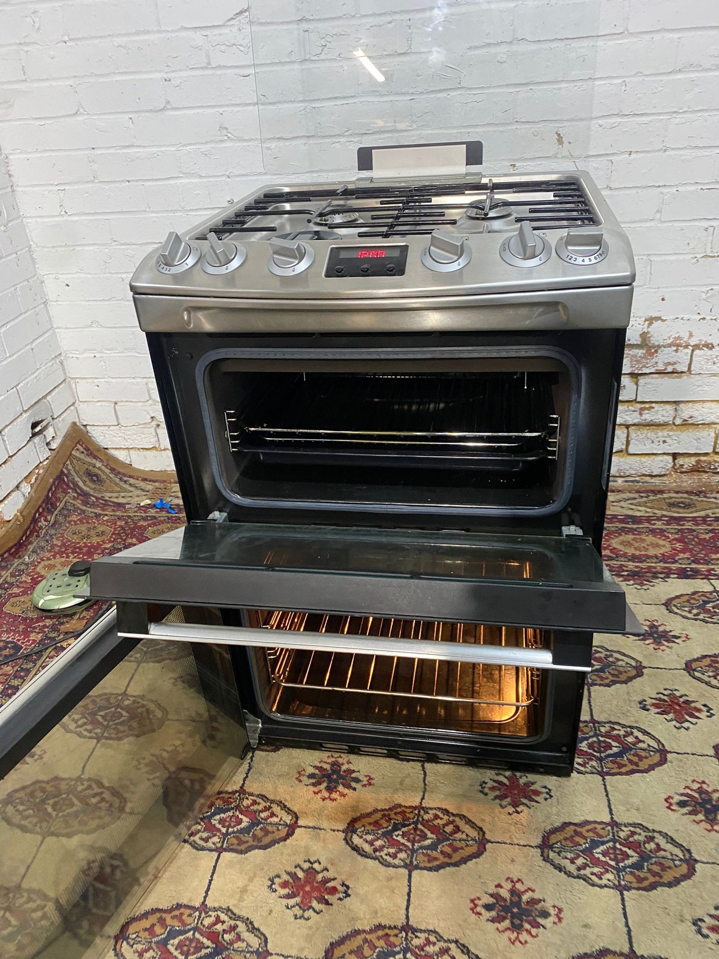 🚚Beautiful Zanussi 60CM Stainless Steel Gas Cooker With Oven/Grill For Sale