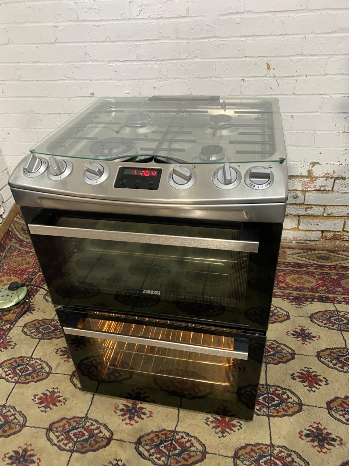 🚚Beautiful Zanussi 60CM Stainless Steel Gas Cooker With Oven/Grill For Sale