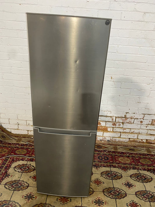 🚐🚐Swan Fridge Freezer For Sale