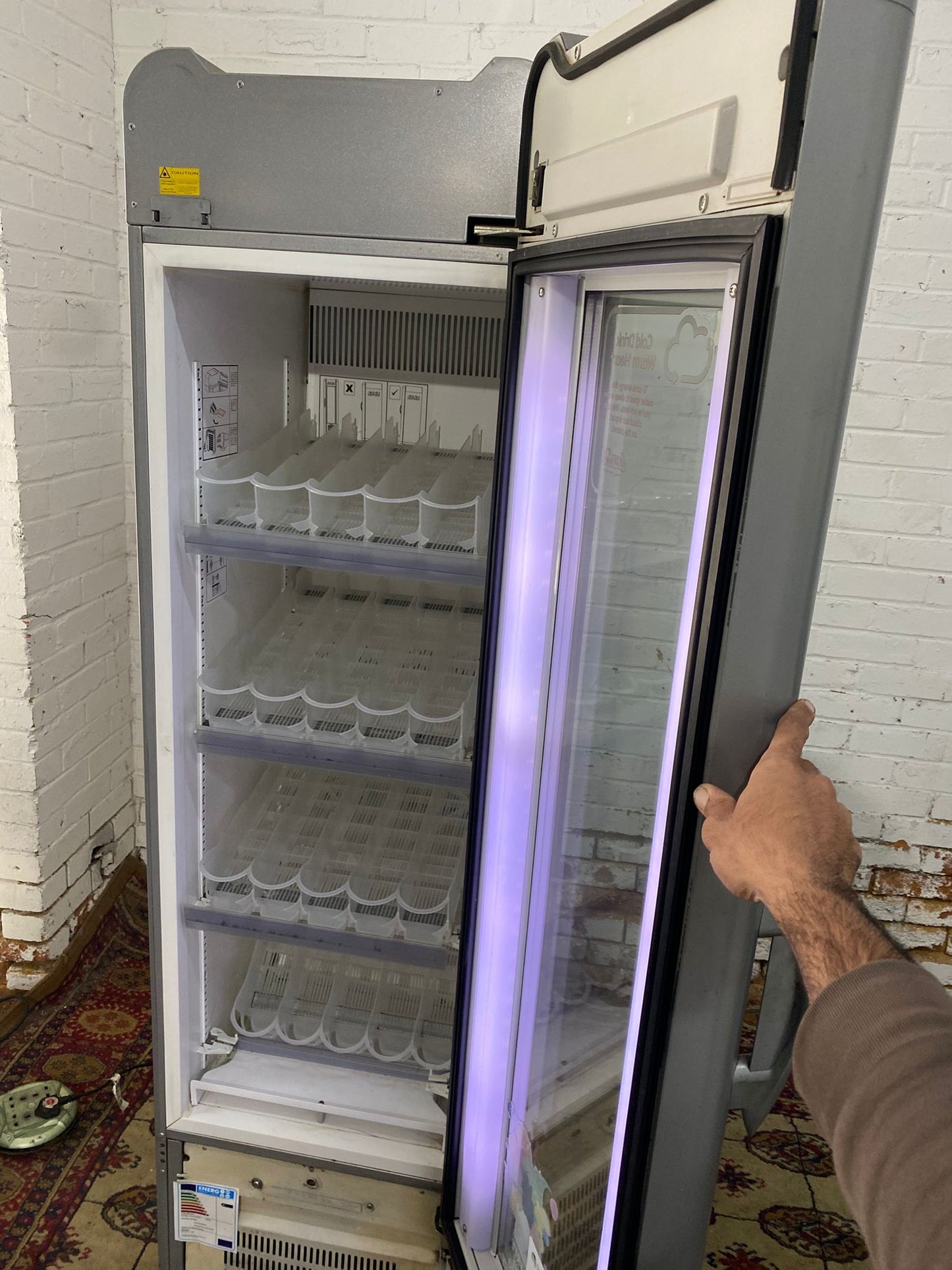 🚐🚐Beautiful Coca Cola Slim Commercial Standing Drinks Fridge For Sale