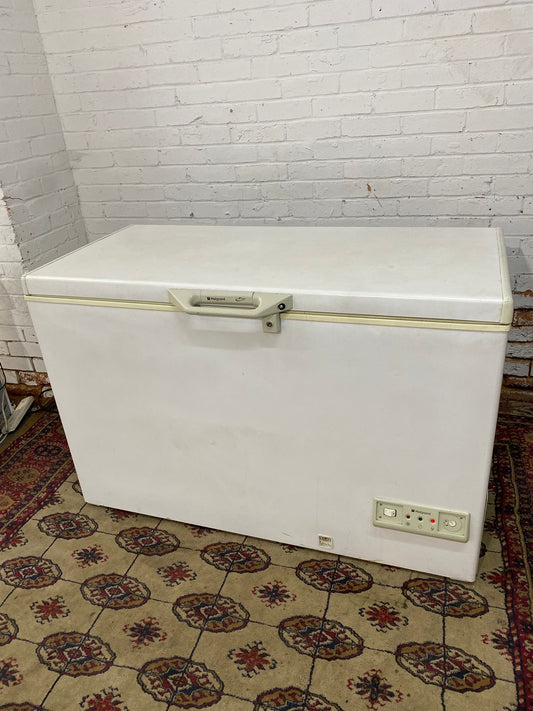 🚐🚐🚚TopBrand HotPoint 300L Chest Freezer For Sale