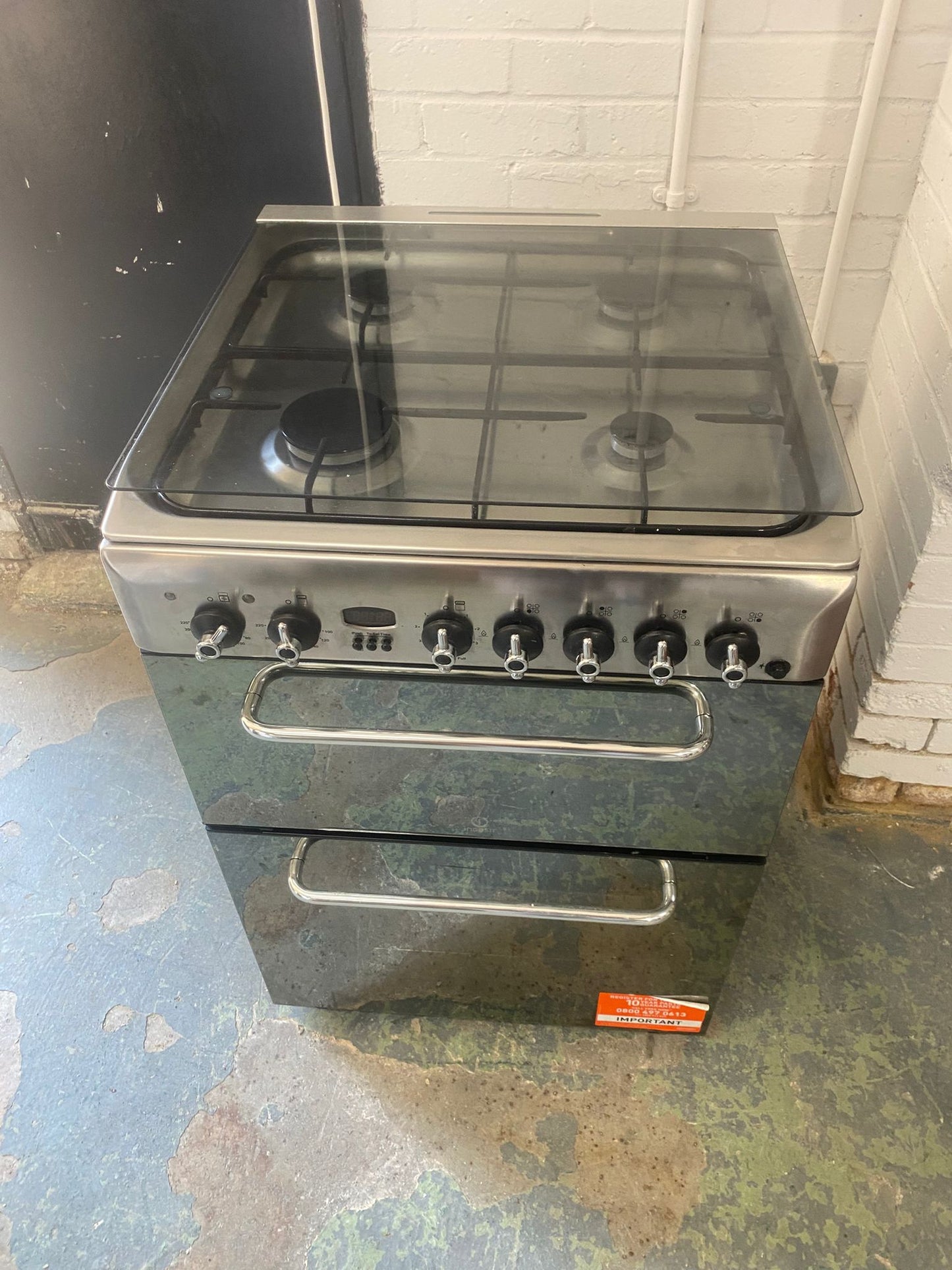 🚚Beautiful Indesit 60CM Stainless Steel Gas Cooker With Oven/Grill For Sale