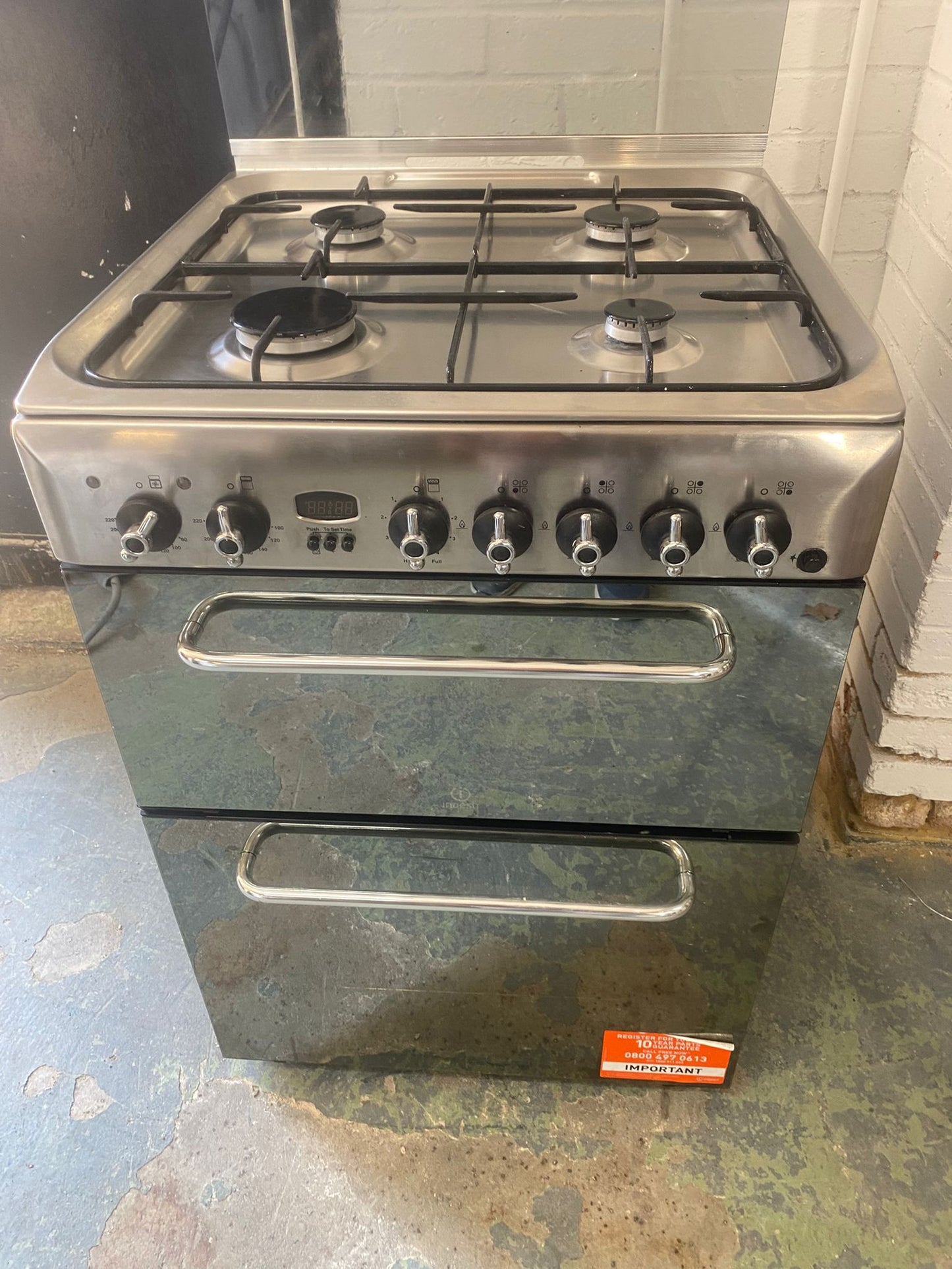 🚚Beautiful Indesit 60CM Stainless Steel Gas Cooker With Oven/Grill For Sale