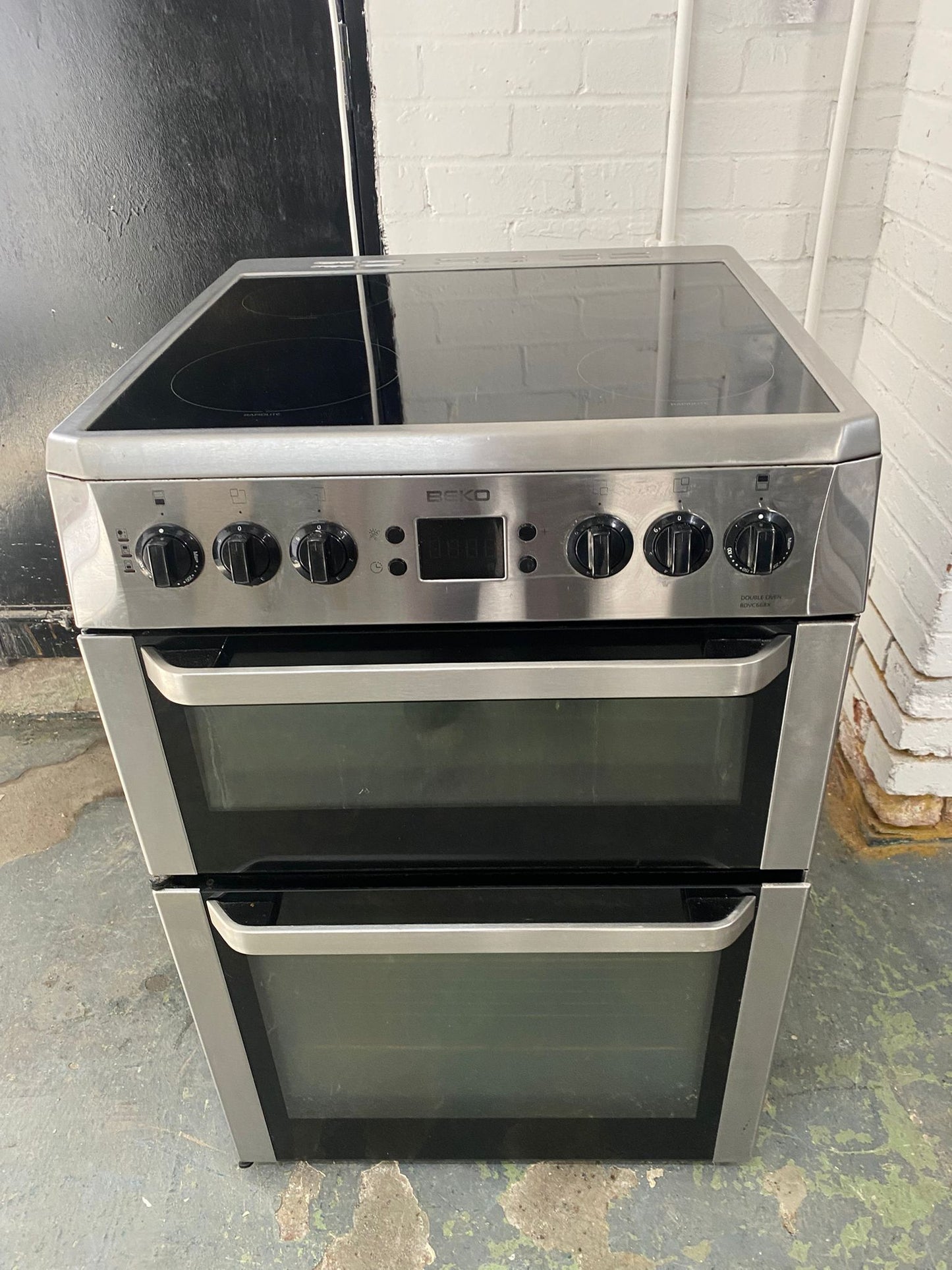 🚐🚐Beautiful Beko Stainless Steel 60CM Ceramic Electric Cooker With Oven/Grill For Sale