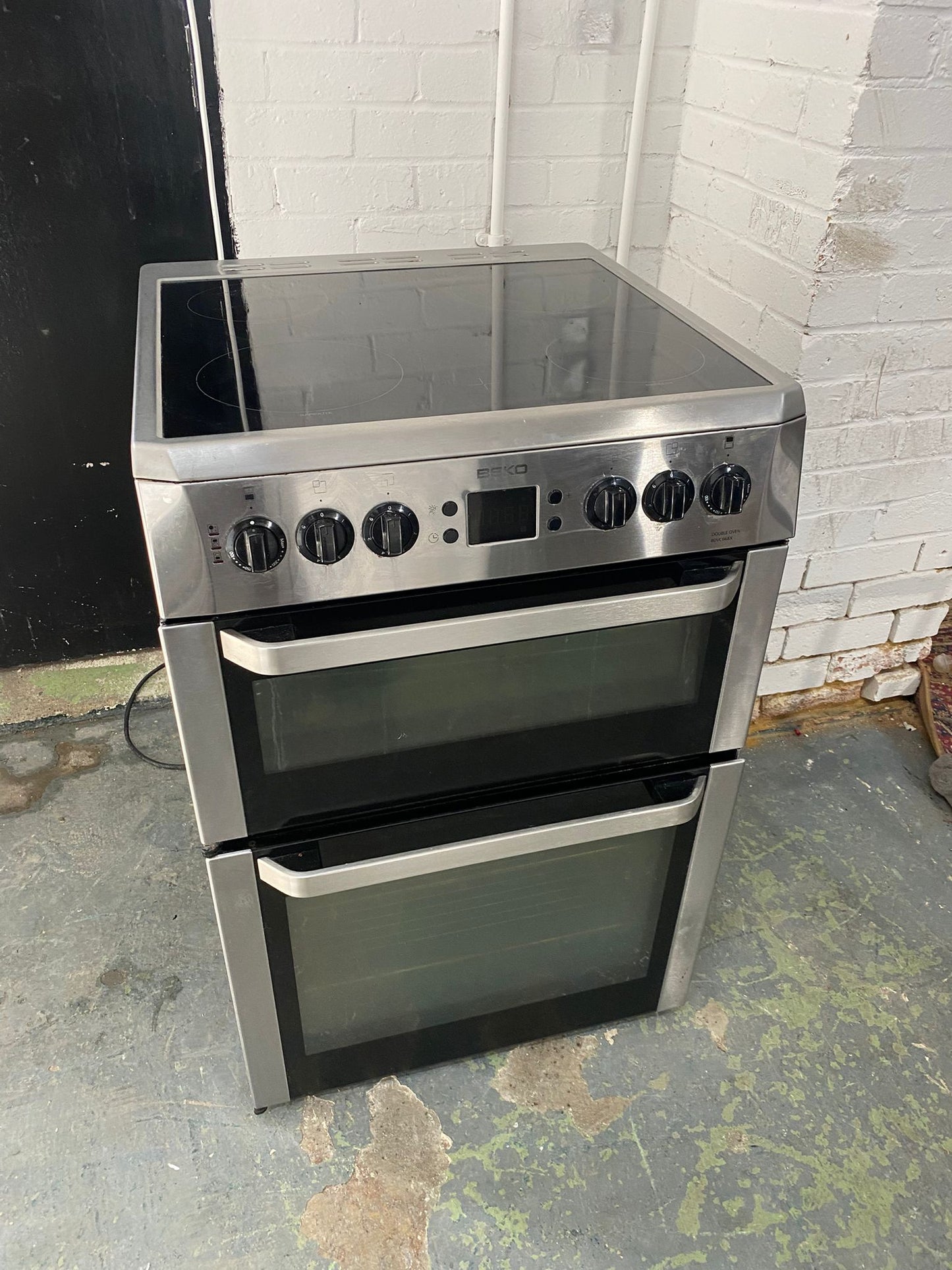 🚐🚐Beautiful Beko Stainless Steel 60CM Ceramic Electric Cooker With Oven/Grill For Sale