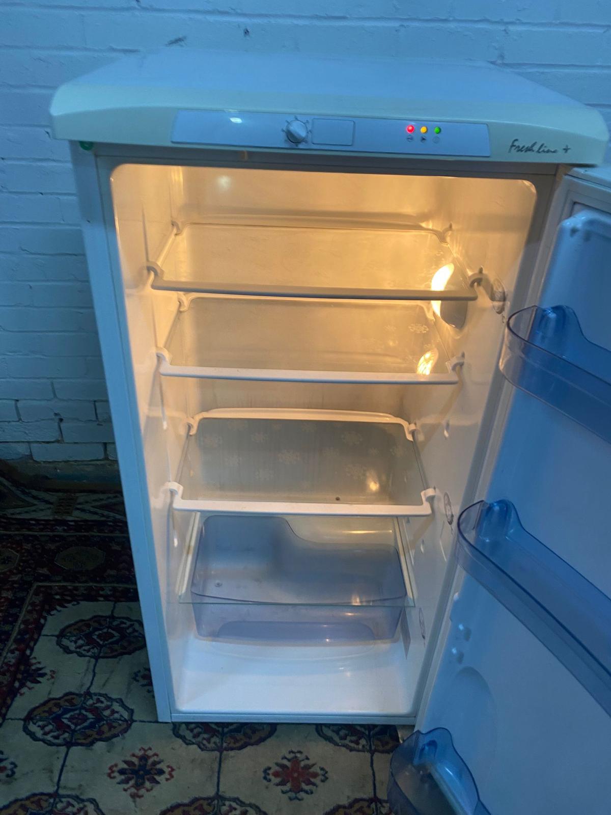 Amica Frost Free Standing Fridge Free Delivery London