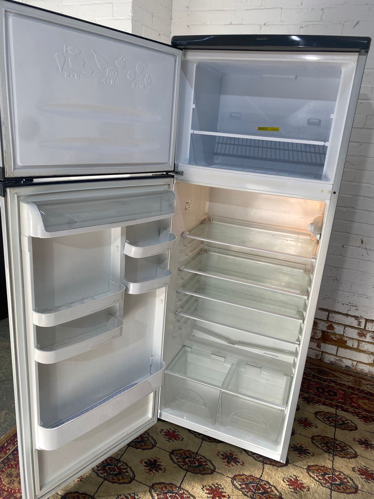 🚚Beko 70 CM Fridge & Freezer On Top