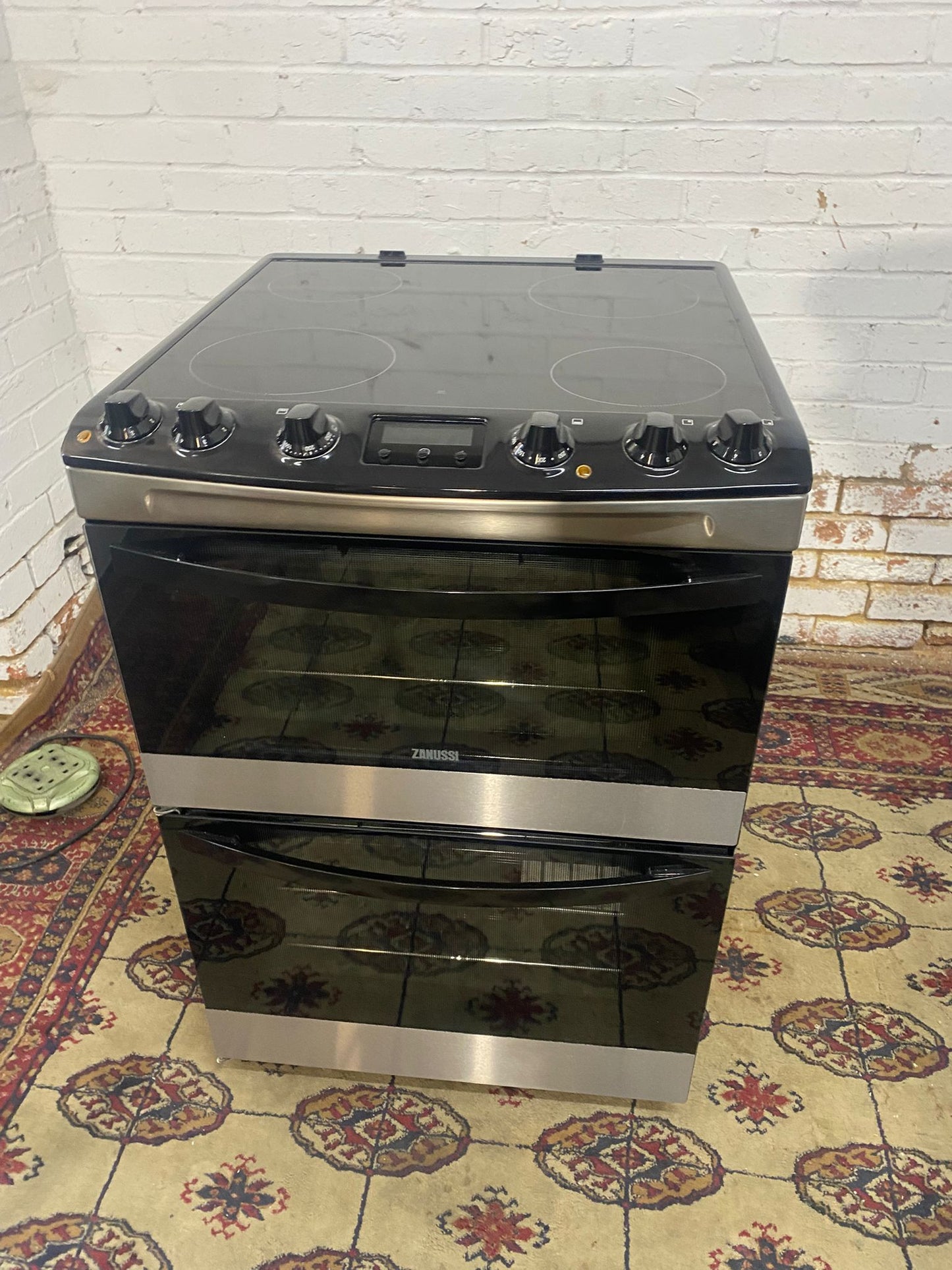 🚐🚐Almost Brand New Cooker Beautiful Zanussi Black 60CM Ceramic Electric Cooker With Oven/Grill For Sale