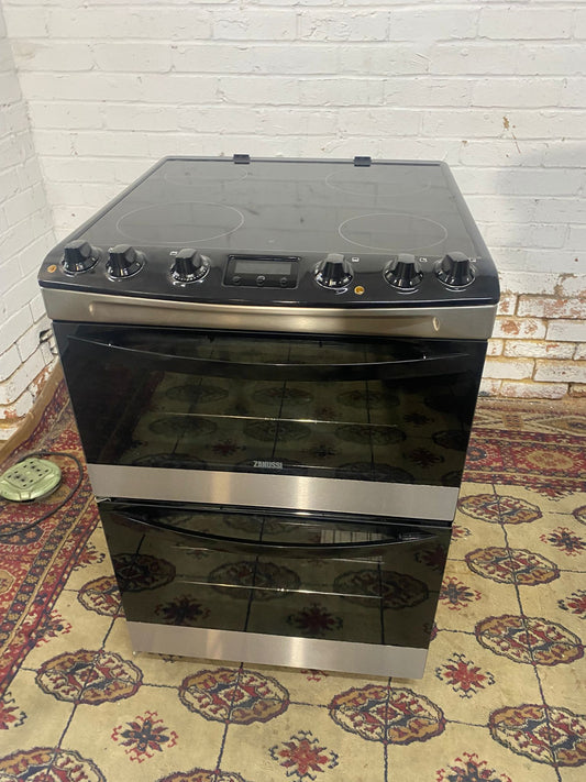 🚐🚐Almost Brand New Cooker Beautiful Zanussi Black 60CM Ceramic Electric Cooker With Oven/Grill For Sale